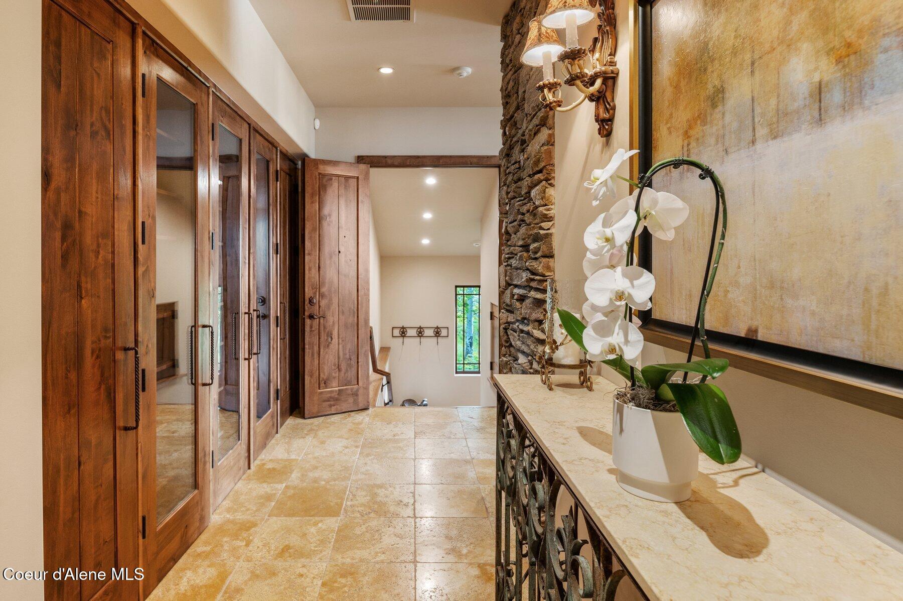 Coeur D'alene, Idaho, 83814, United States, 3 Bedrooms Bedrooms, ,1 BathroomBathrooms,Residential,For Sale,1837044