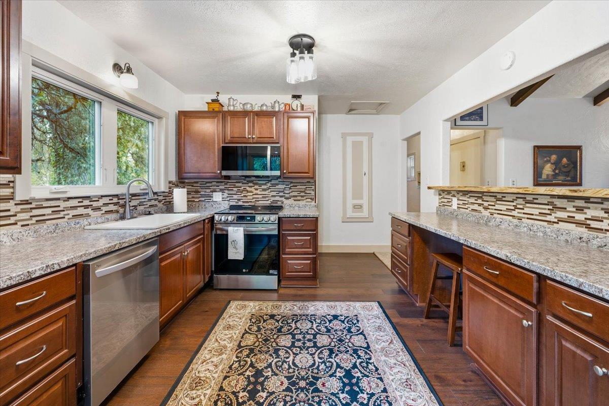 Nevada City, California, 95959, United States, 3 Bedrooms Bedrooms, ,2 BathroomsBathrooms,Residential,For Sale,2037300