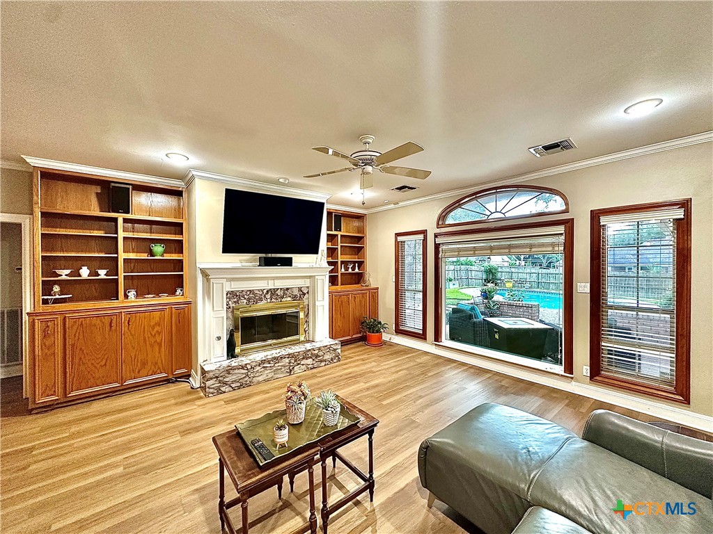 Victoria, Texas, 77904, United States, 4 Bedrooms Bedrooms, ,4 BathroomsBathrooms,Residential,For Sale,1942262