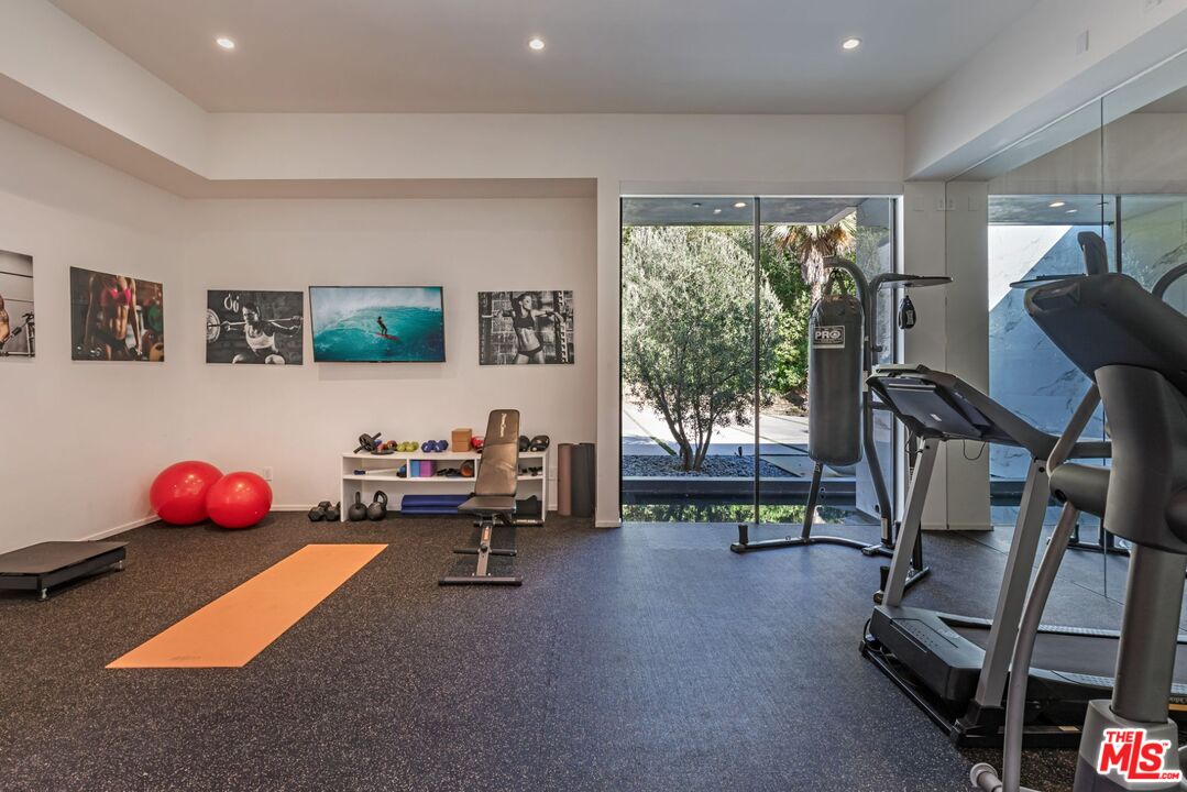 Beverly Hills, California, 90210, United States, 5 Bedrooms Bedrooms, ,9 BathroomsBathrooms,Residential,For Sale,1906570