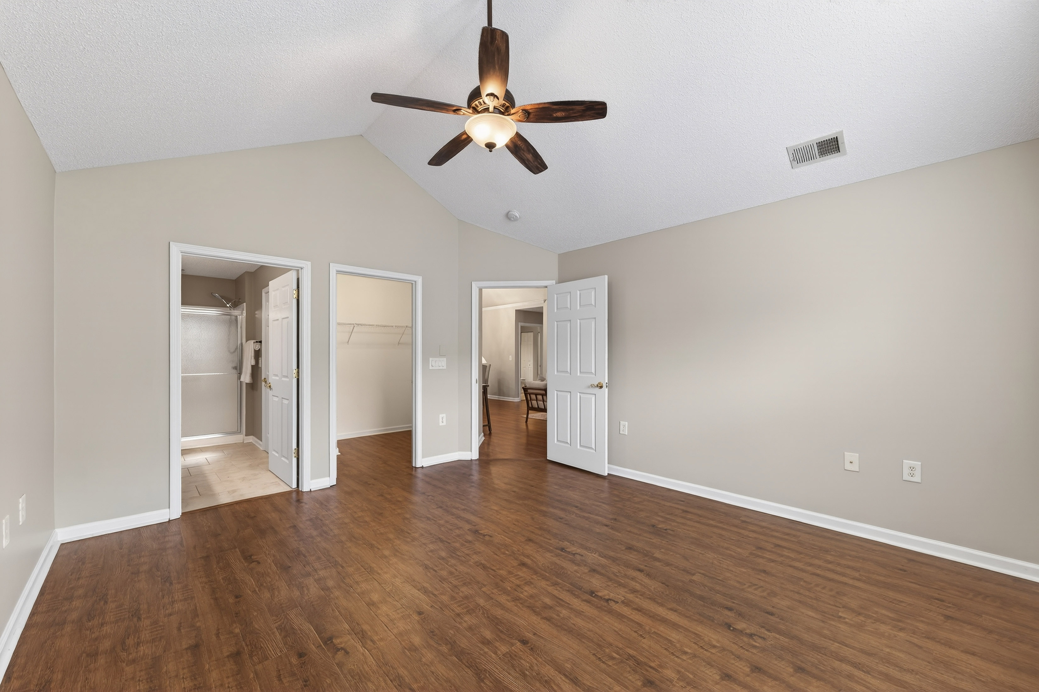  Welcome to this Virtually Maintenance-Free Ranch - 物件實景