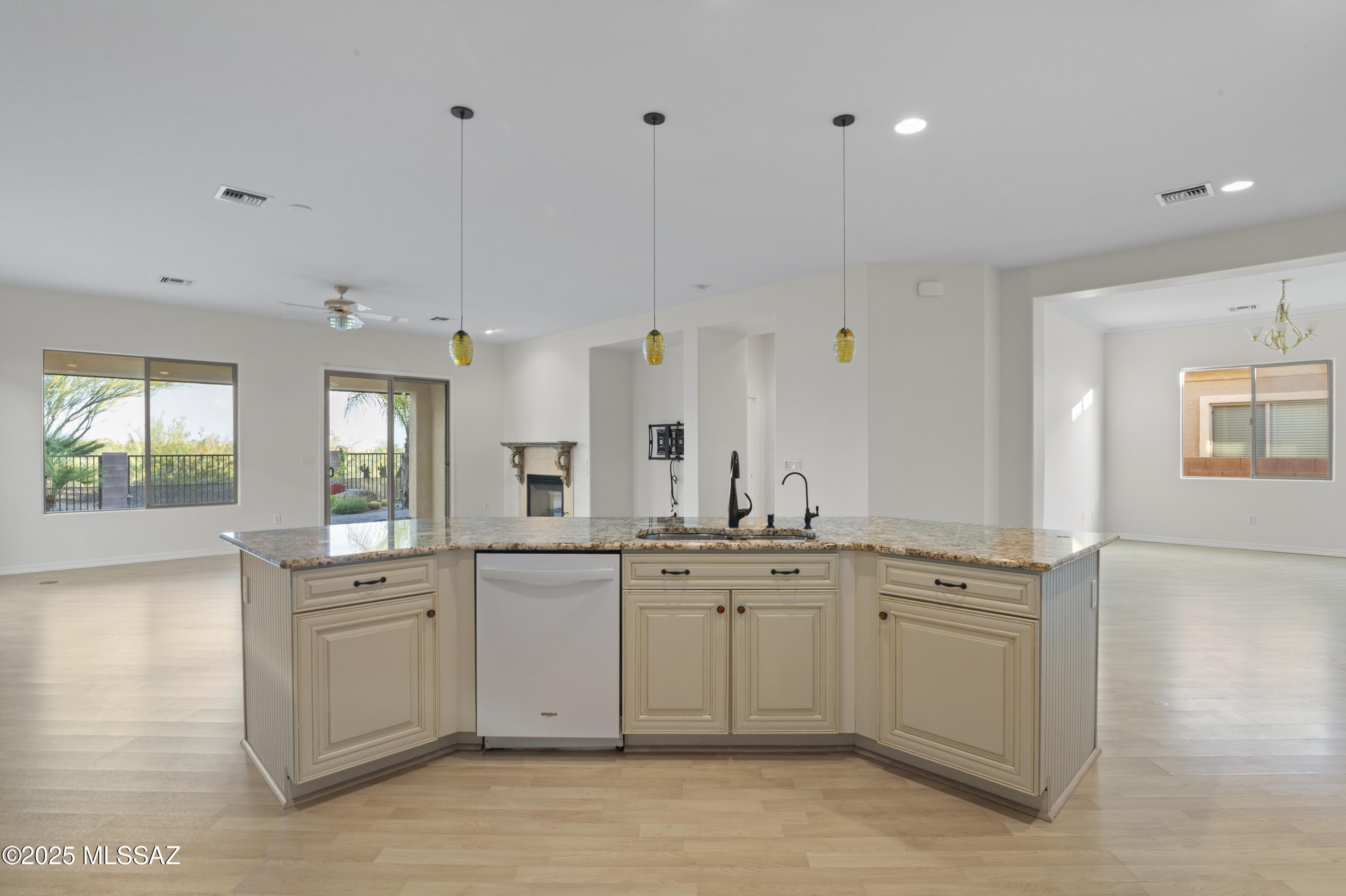 Marana, Arizona, 85658, United States, 3 Bedrooms Bedrooms, ,3 BathroomsBathrooms,Residential,For Sale,1926095