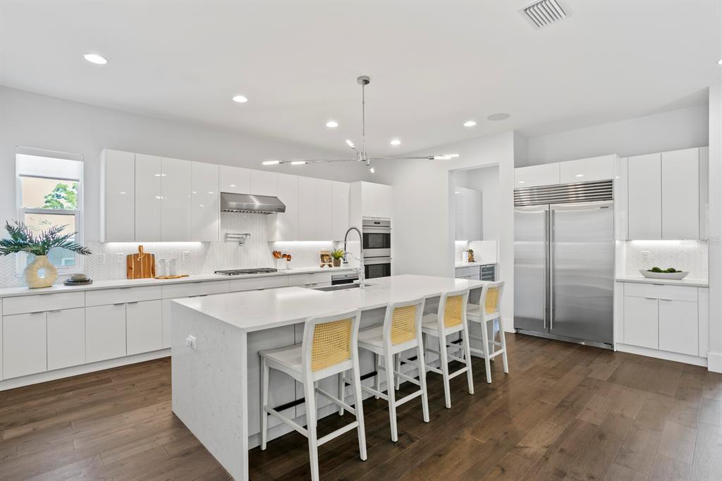 Tampa, Florida, 33606, United States, 5 Bedrooms Bedrooms, ,7 BathroomsBathrooms,Residential,For Sale,1779017