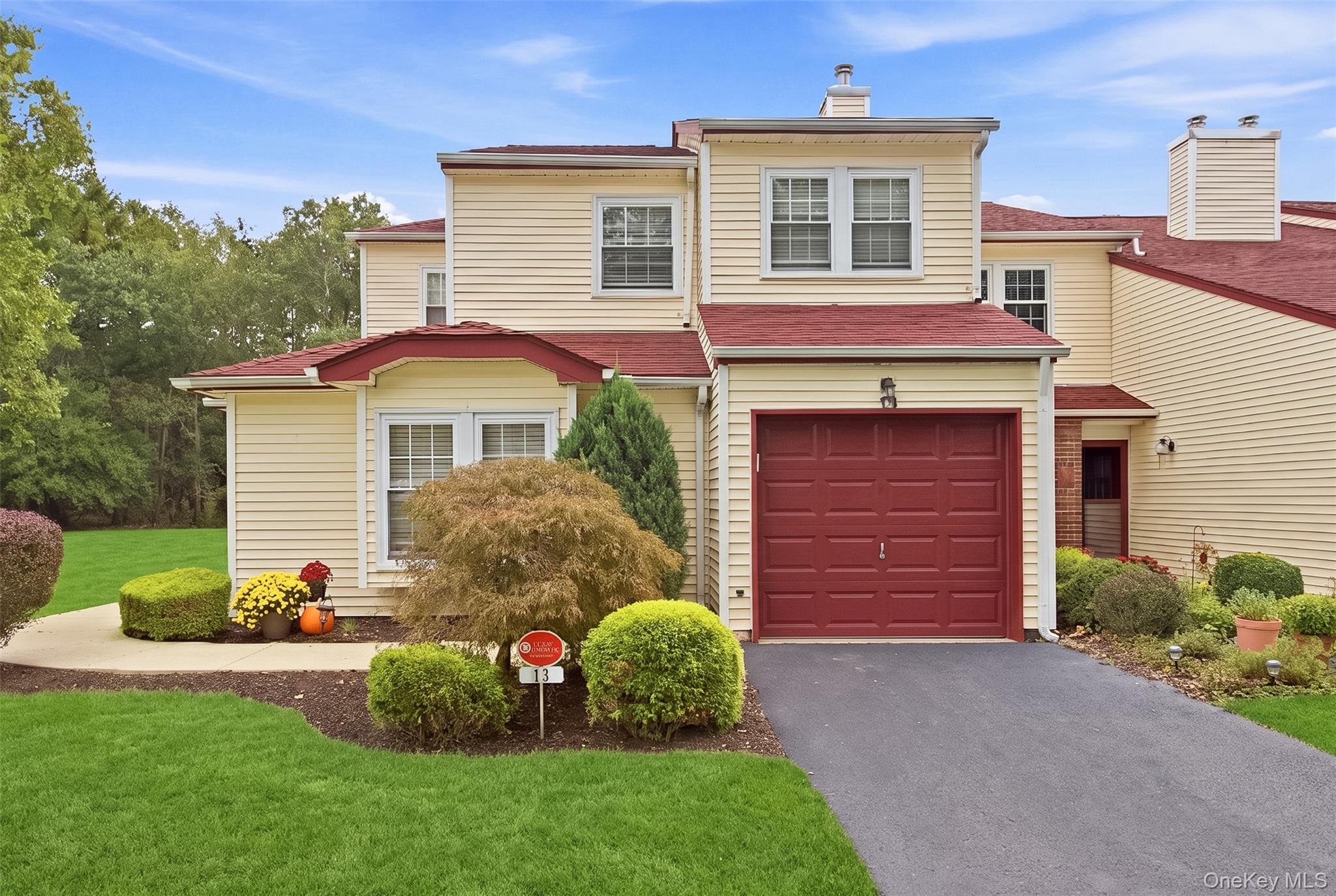 Hancock Ct, Coram, NY 11727