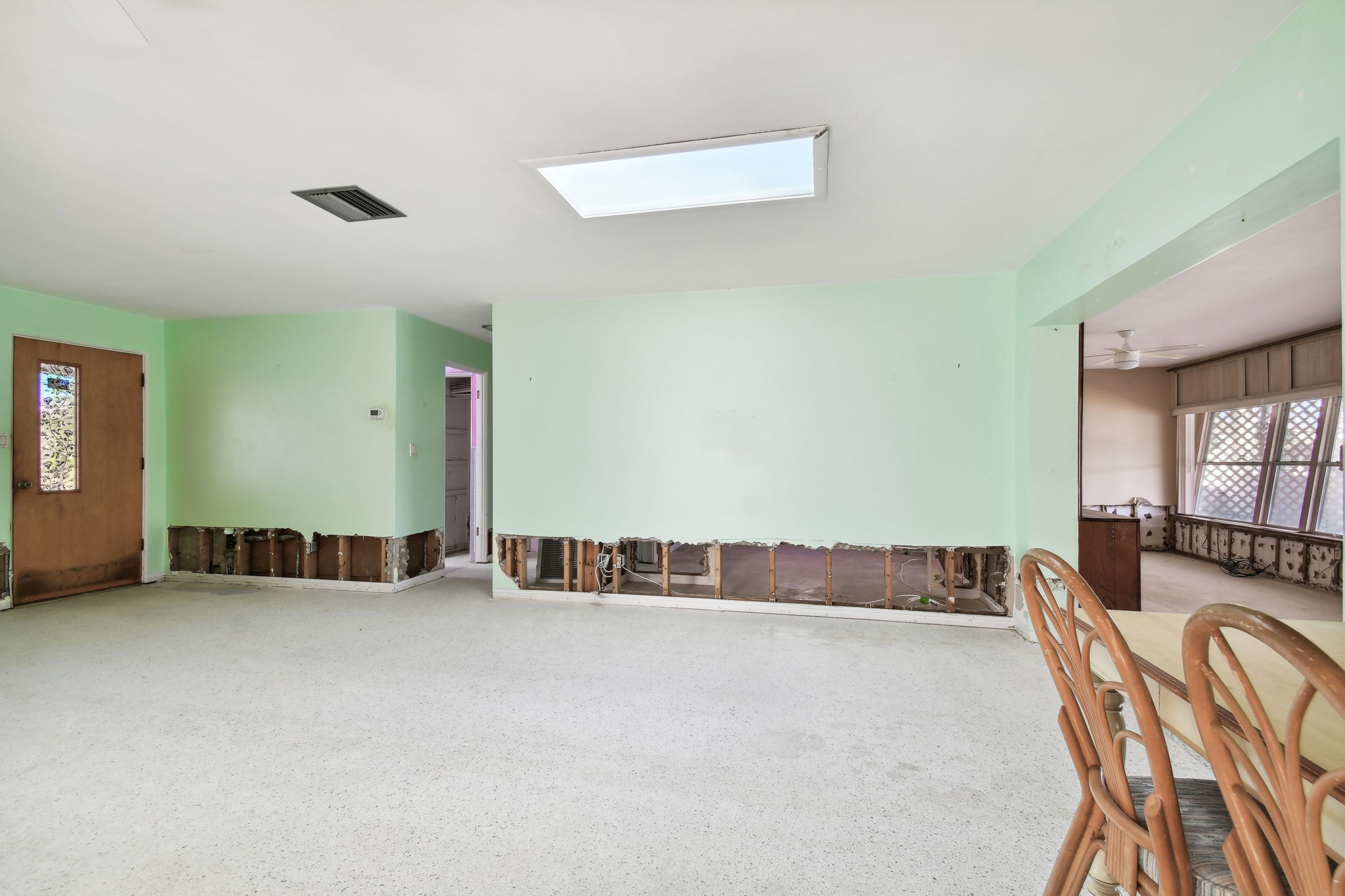 Madeira Beach, Florida, 33708, United States, 3 Bedrooms Bedrooms, ,2 BathroomsBathrooms,Residential,For Sale,1943278