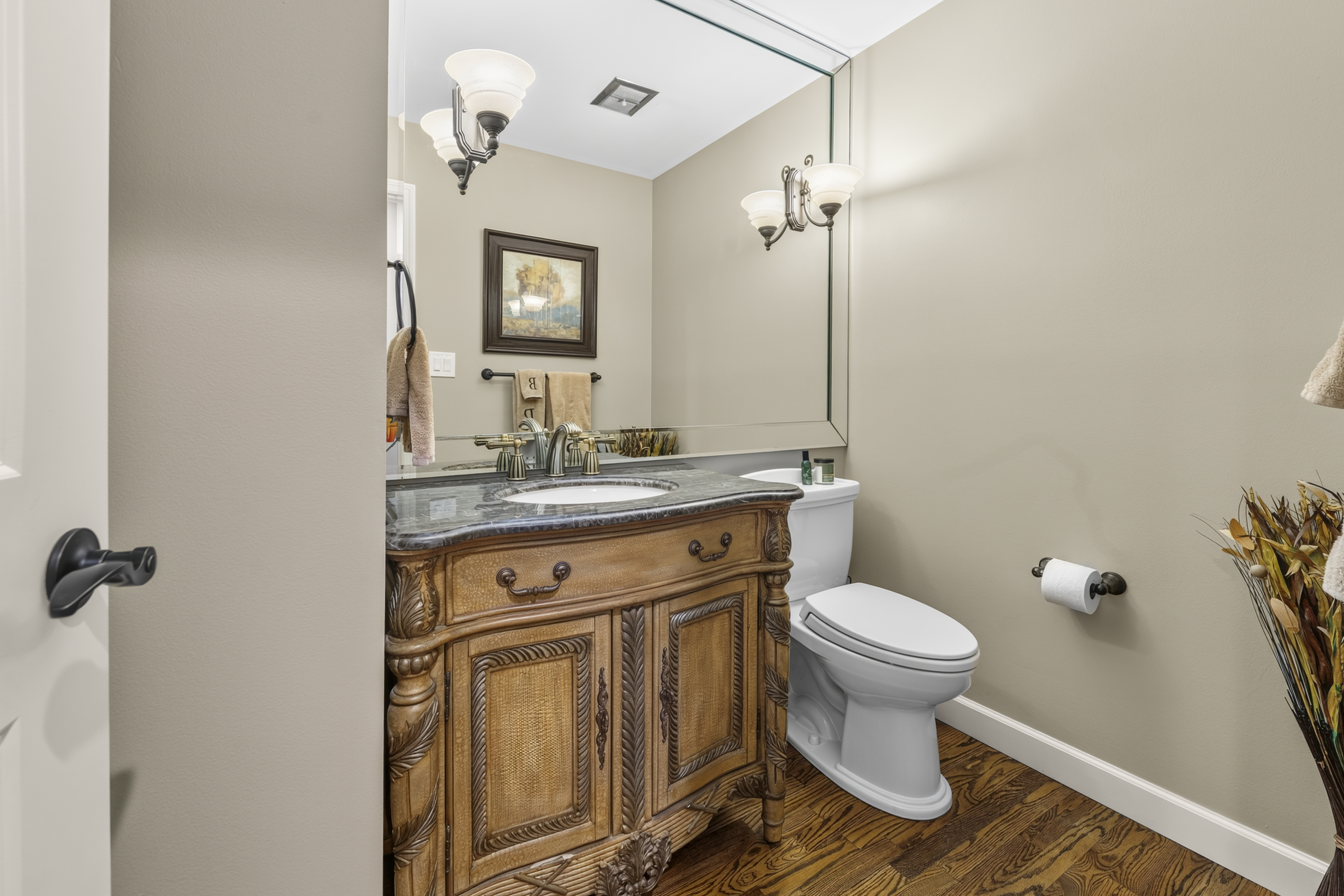  Exquisitely Renovated Home in the heart of Town & Country - 物件實景