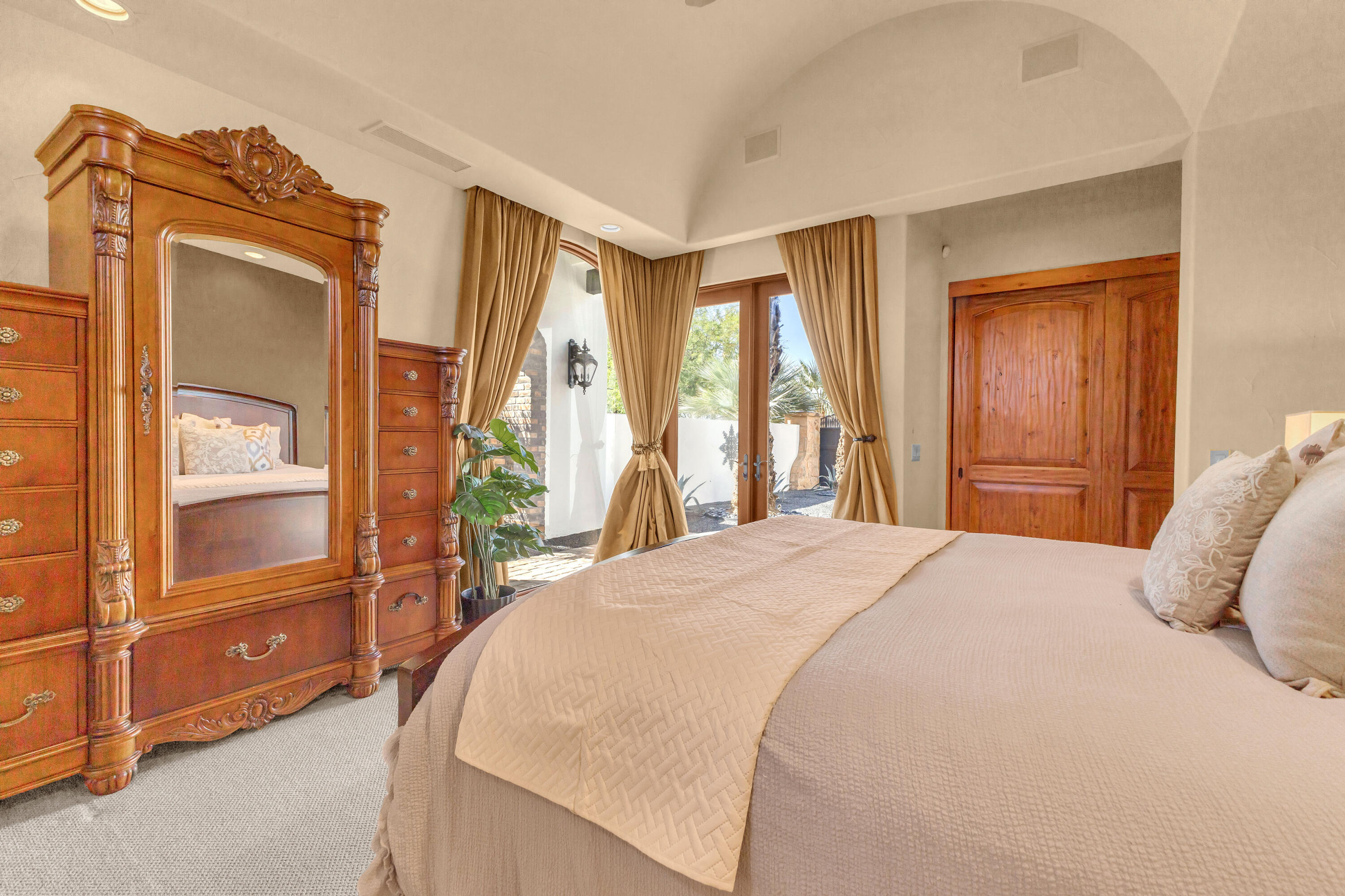 Indio, California, 92203, United States, 5 Bedrooms Bedrooms, ,4 BathroomsBathrooms,Residential,For Sale,1992835