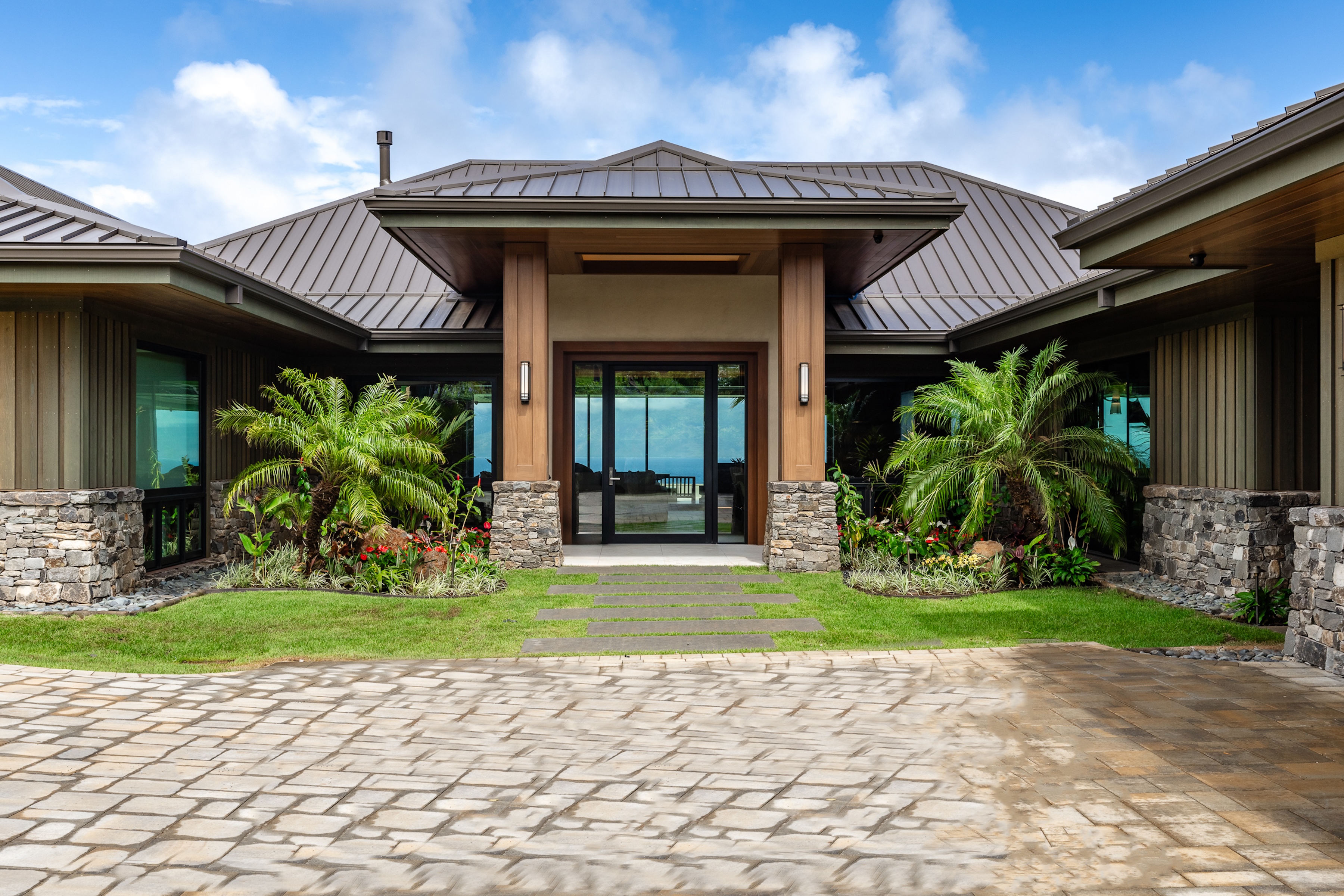  Move-In Ready Luxury: A Masterpiece in Kapalua