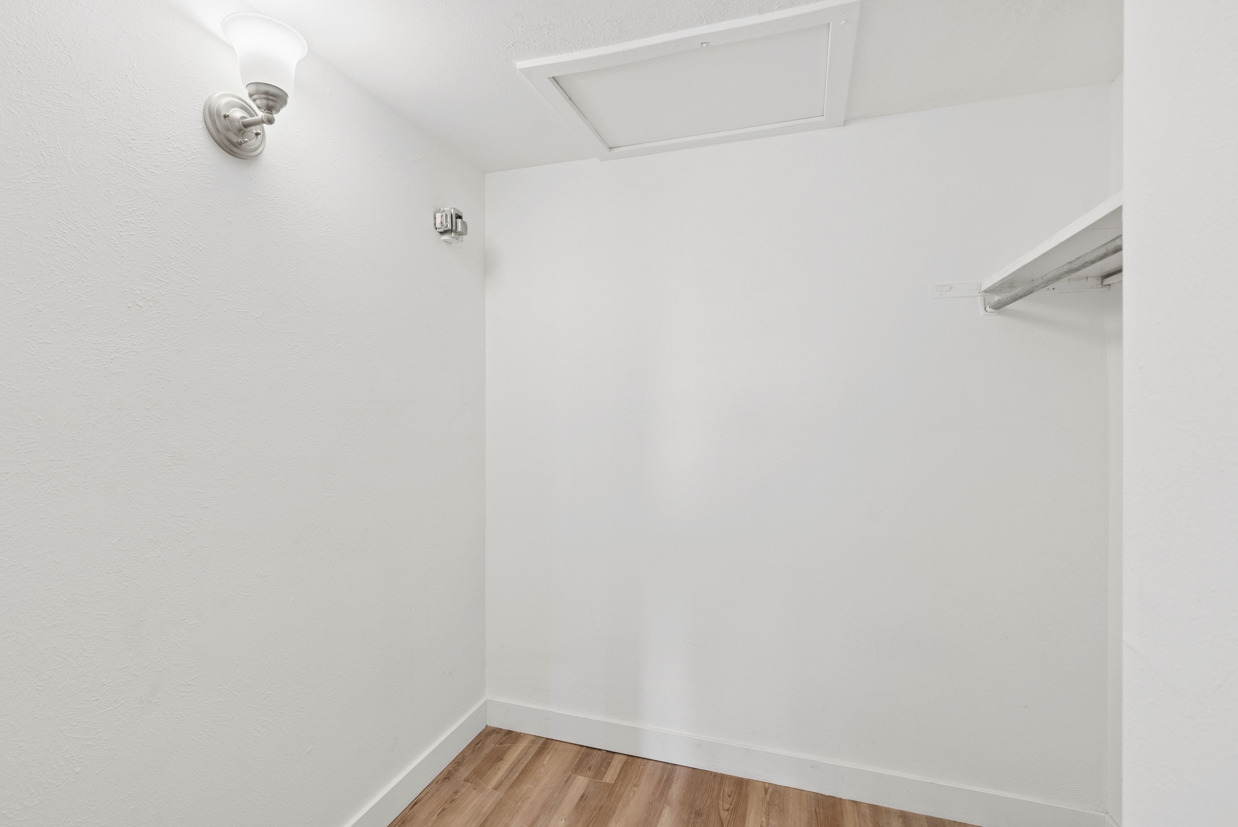 Fresh, Fully Remodeled & Move-In Ready - 物件實景