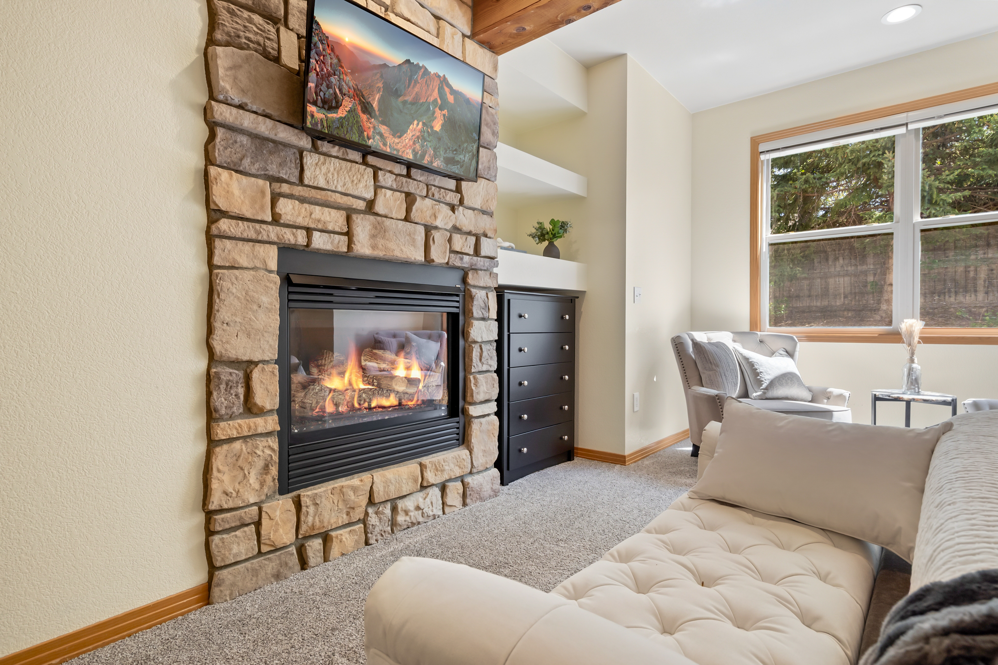 Luxuriously Renovated Home Overlooking Hole 15 of the Ptarmigan Country Club - 物件實景
