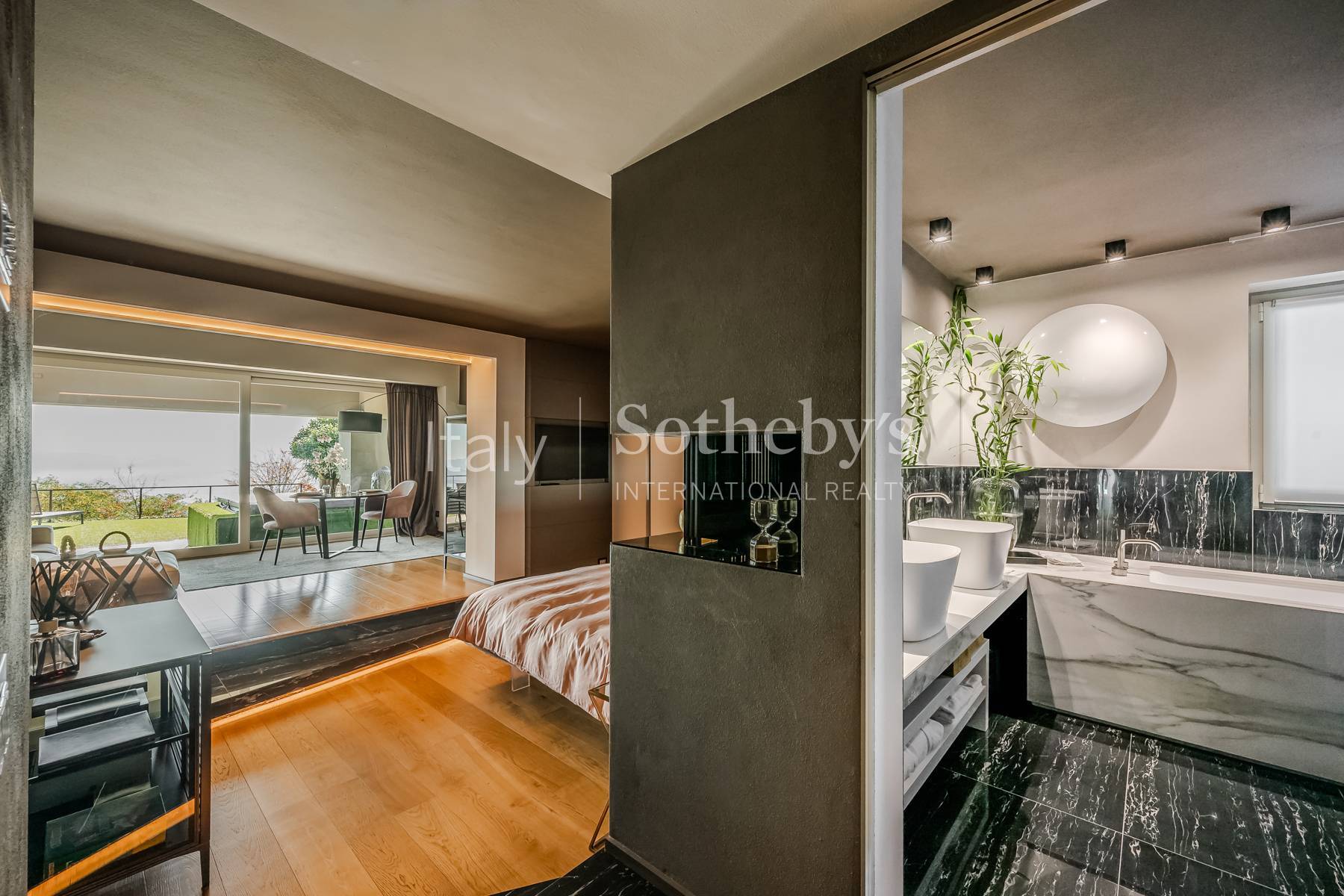  Exclusive modern villa with panoramic lake views and spa - 物件實景