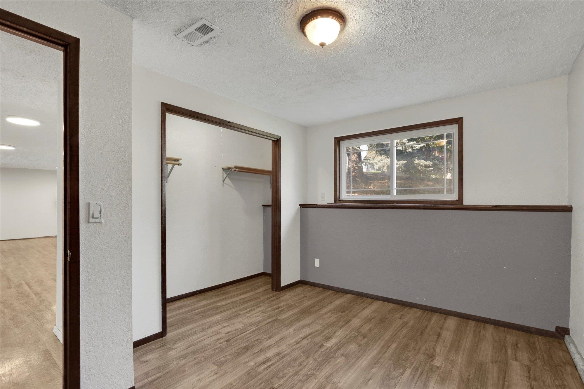 Mead, Washington, 99021, United States, 6 Bedrooms Bedrooms, ,3 BathroomsBathrooms,Residential,For Sale,1958324