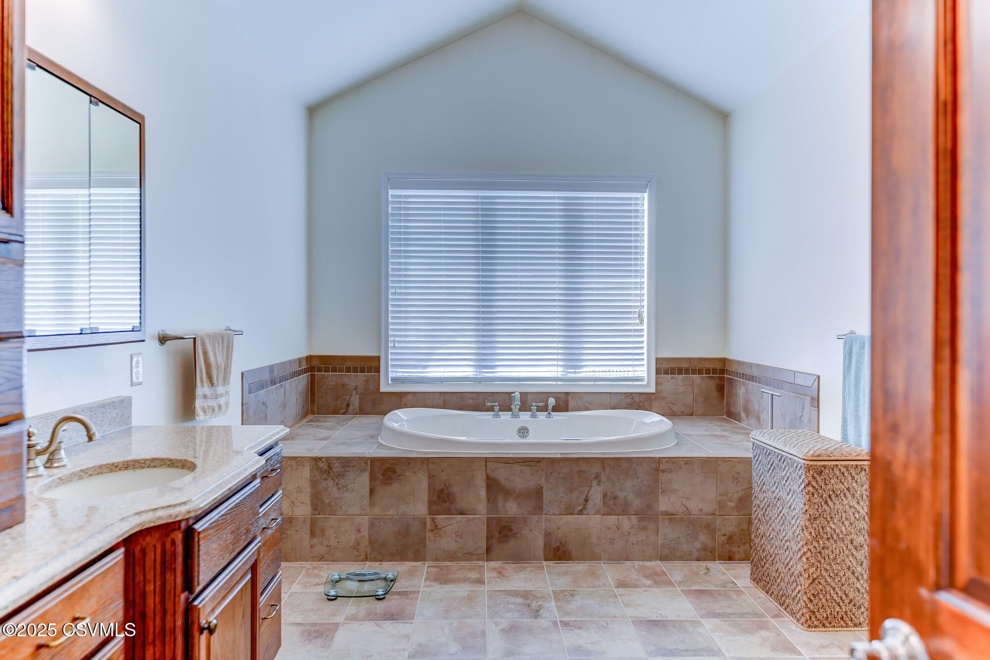 Berwick, Pennsylvania, 18603, United States, 4 Bedrooms Bedrooms, ,3 BathroomsBathrooms,Residential,For Sale,2005736