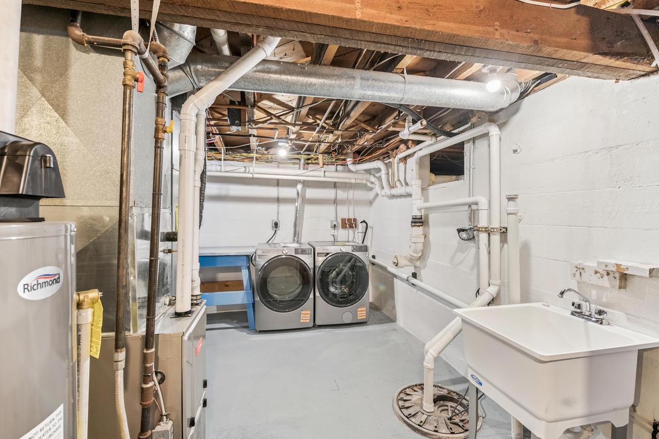 Washburn, Wisconsin, 54891, United States, 3 Bedrooms Bedrooms, ,1 BathroomBathrooms,Residential,For Sale,1960790