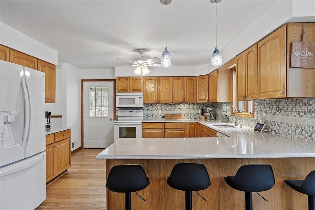 116 Island Rd, Lunenburg, Massachusetts, 01462, United States, 5 Bedrooms Bedrooms, ,4 BathroomsBathrooms,Residential,For Sale,116 Island Rd,1486813