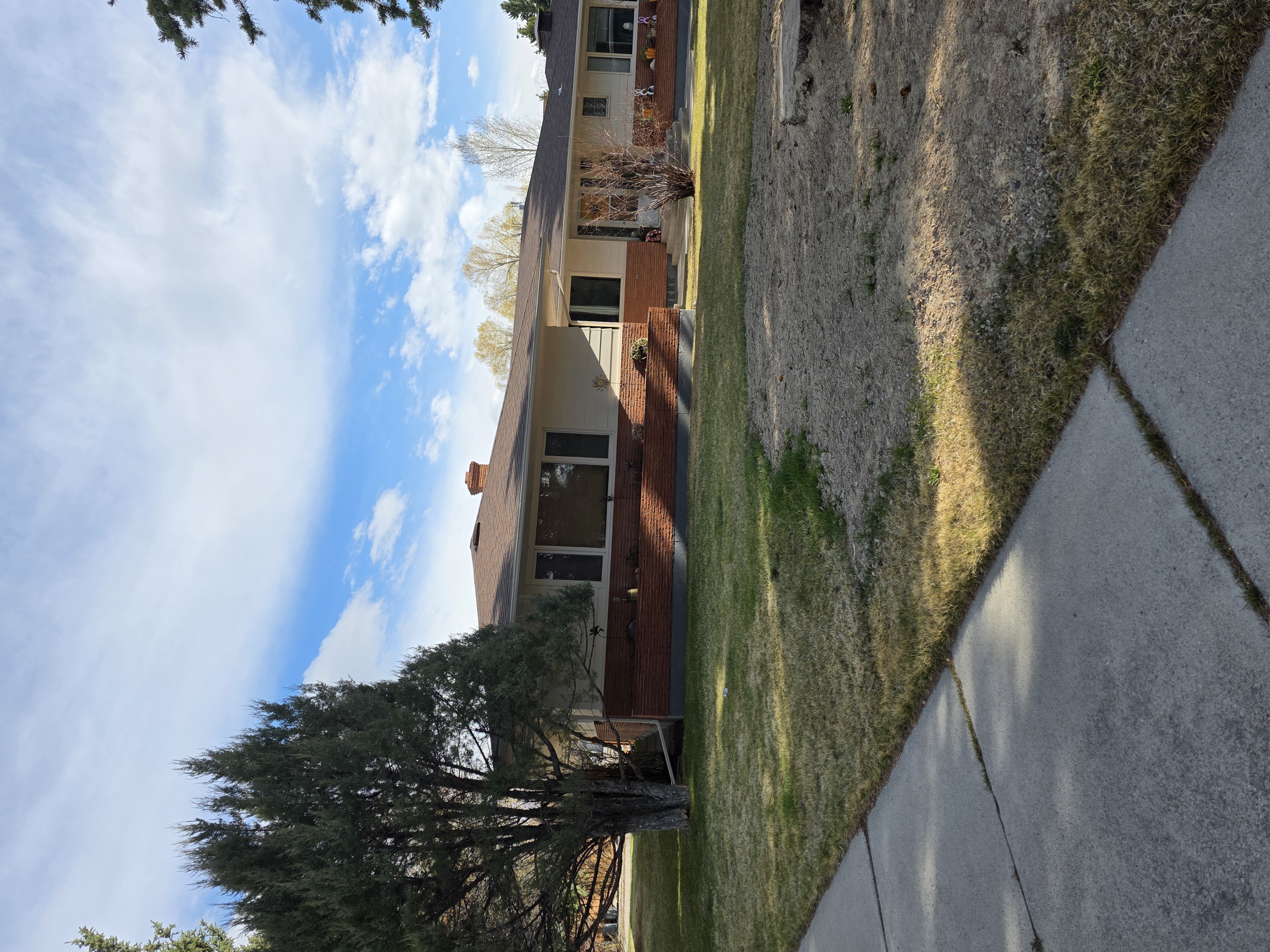 Dillon, Montana, 59725, United States, 5 Bedrooms Bedrooms, ,4 BathroomsBathrooms,Residential,For Sale,1980555