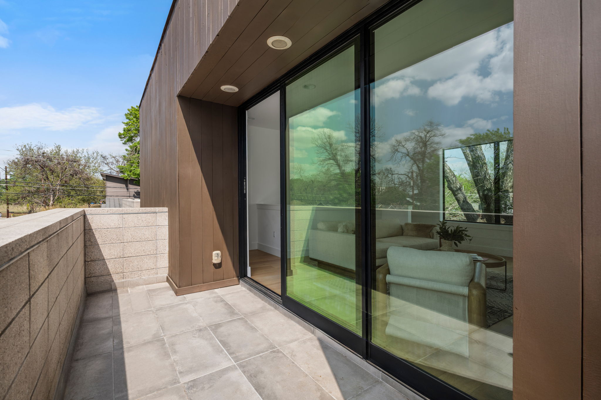  E. 2nd Sancuarty - 物件實景