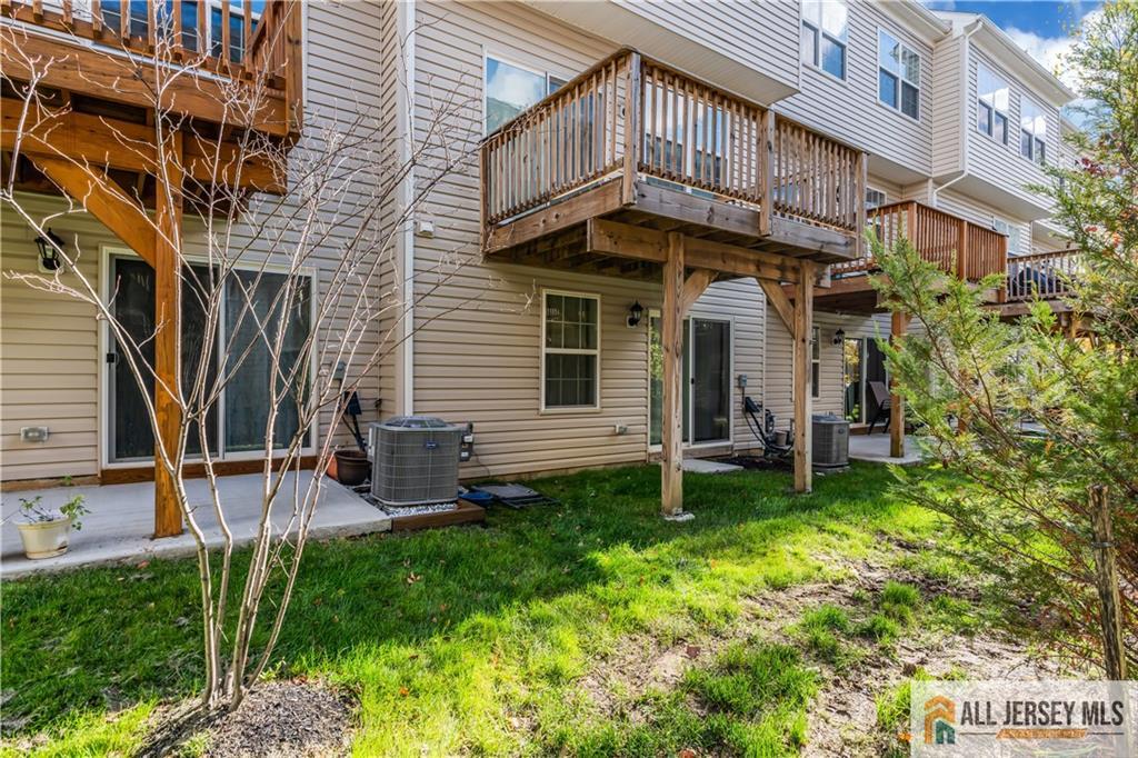 Jamesburg, New Jersey, 08831, United States, 3 Bedrooms Bedrooms, ,4 BathroomsBathrooms,Residential,For Sale,1987918