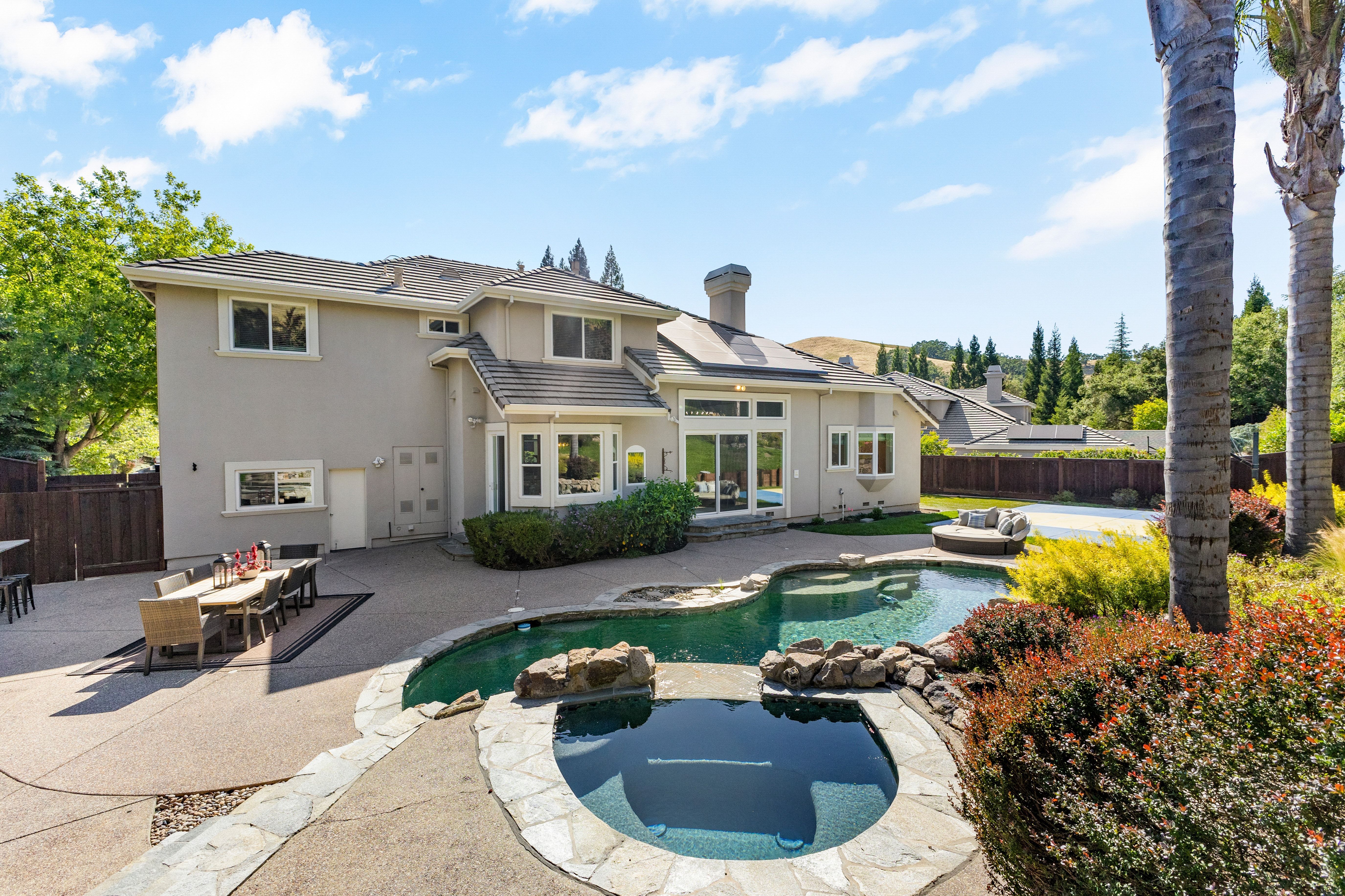  Exceptional Northridge Estates Home on Expansive Private Lot - 物件實景