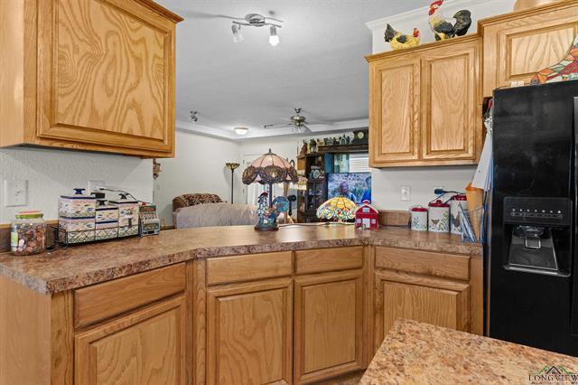 Henderson, Texas, 75652, United States, 3 Bedrooms Bedrooms, ,2 BathroomsBathrooms,Residential,For Sale,1958802