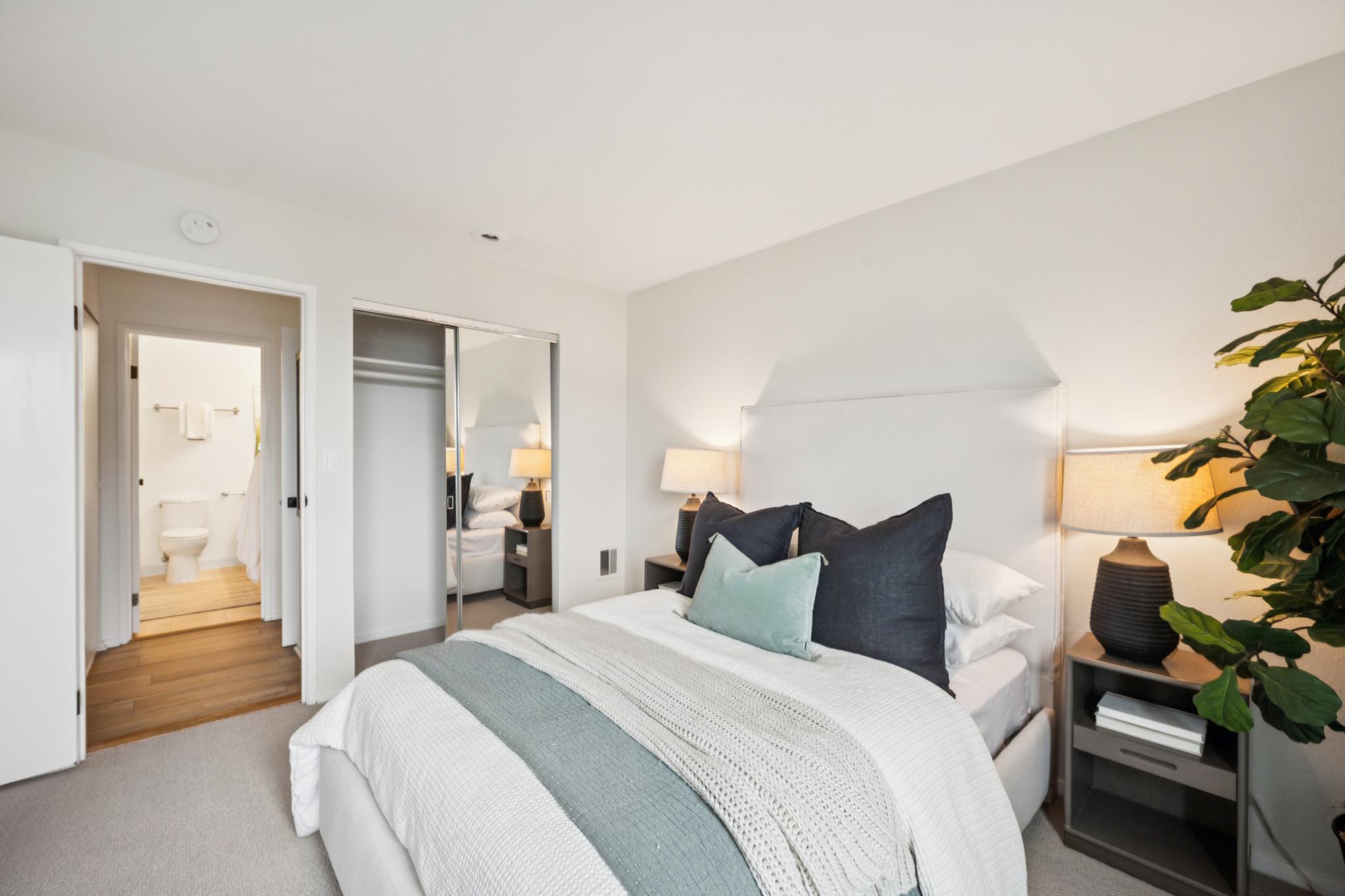  990 Duncan Street #204G - 物件實景