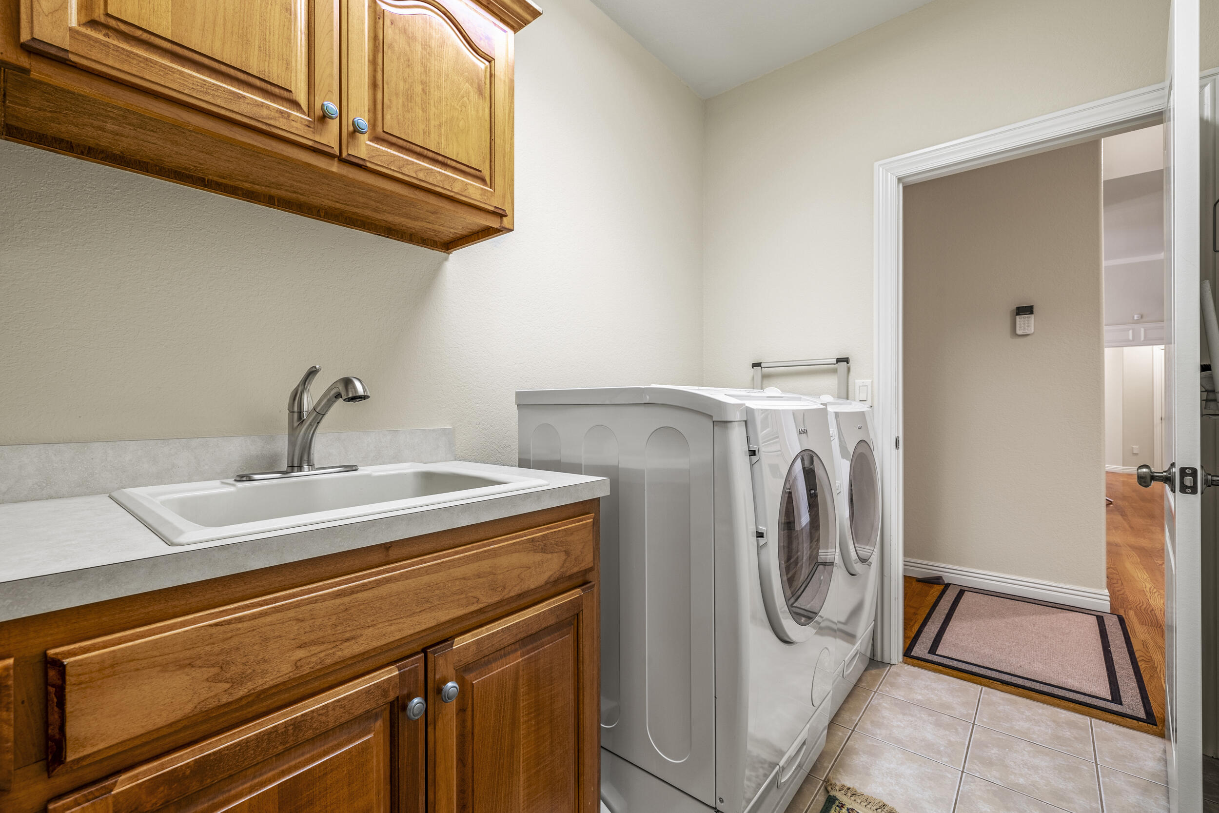 Kimberling City, Missouri, 65686, United States, 5 Bedrooms Bedrooms, ,4 BathroomsBathrooms,Residential,For Sale,1883483