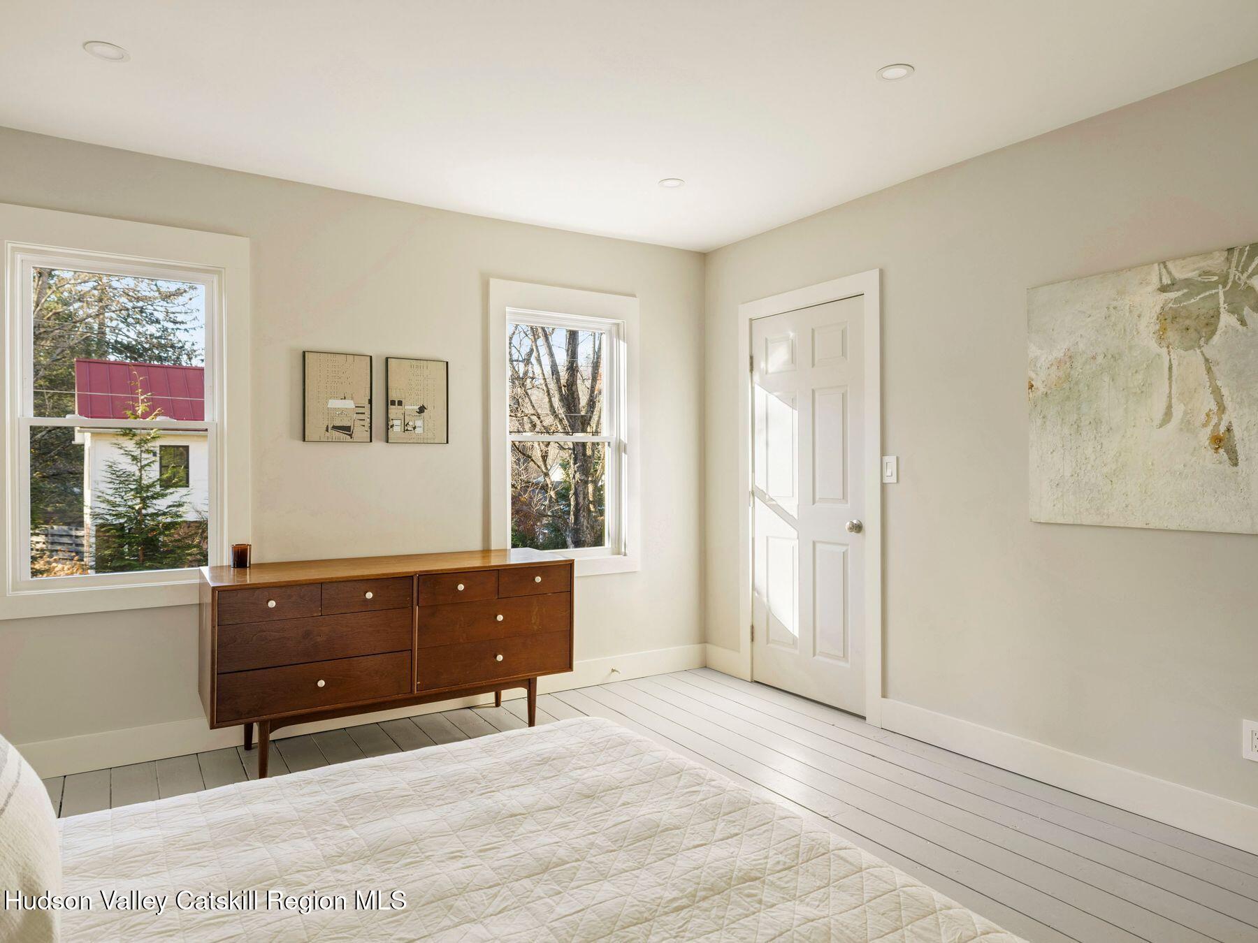 Rosendale, New York, 12472, United States, 3 Bedrooms Bedrooms, ,3 BathroomsBathrooms,Residential,For Sale,1998107