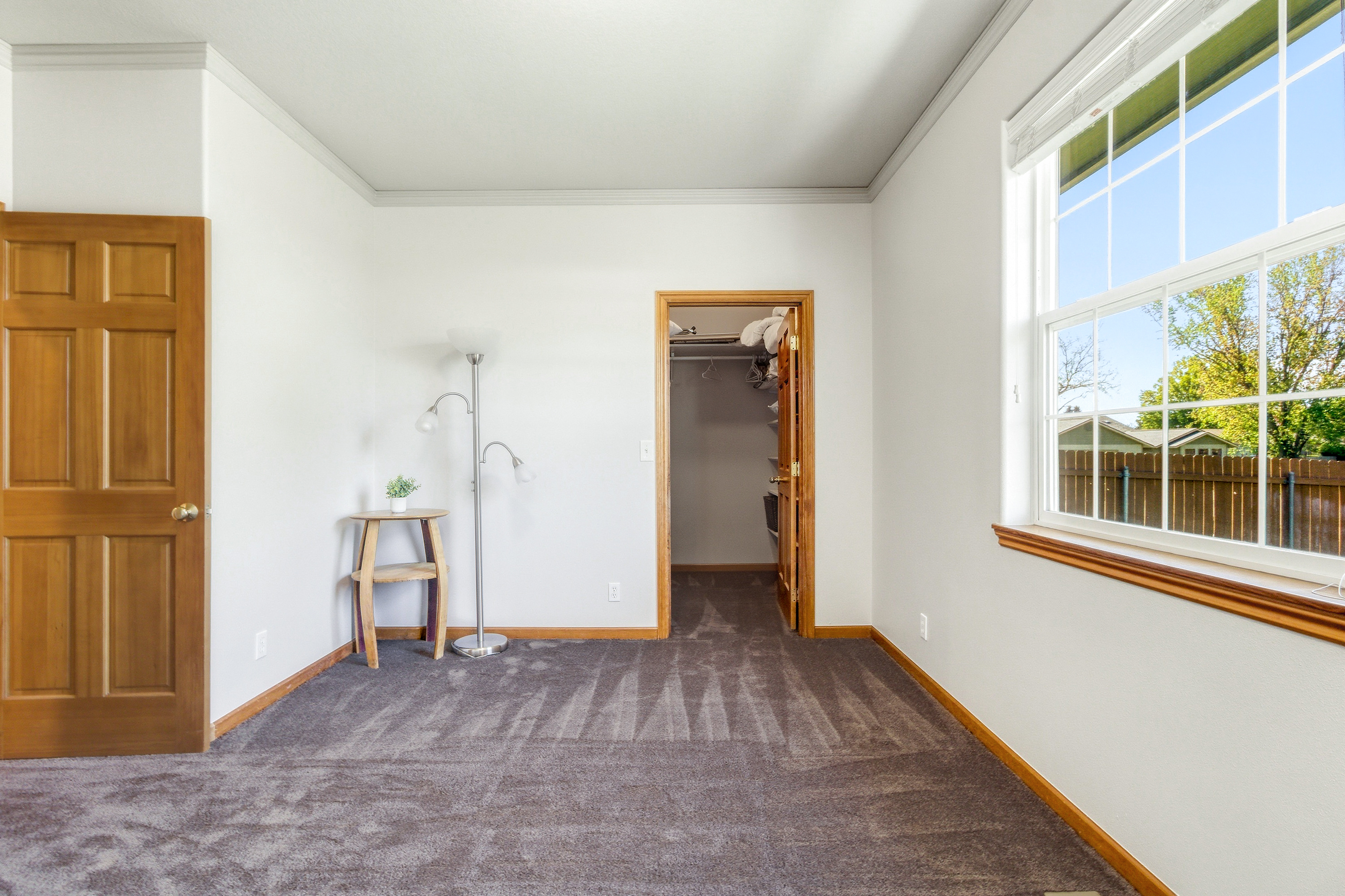  One Level Home in Desirable Neighborhood, Oversized Lot - 物件實景