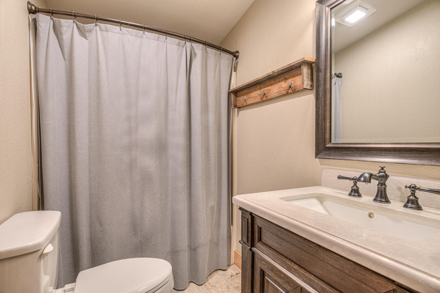 Bend, Oregon, 97707, United States, 2 Bedrooms Bedrooms, ,2 BathroomsBathrooms,Residential,For Sale,2000386