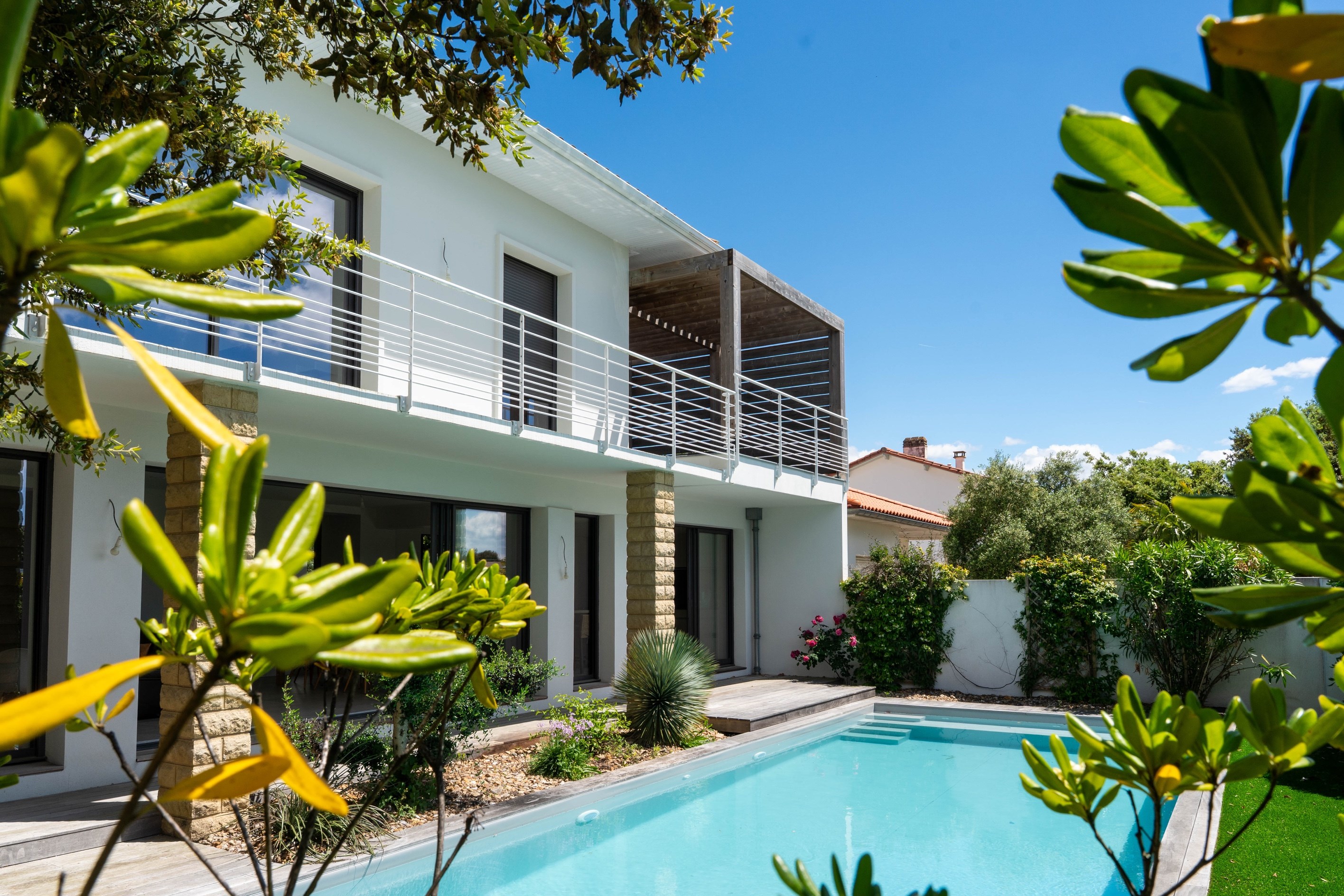  Vaux-sur-Mer – Beautifully Renovated Contemporary Villa with Sea View Glimpse - 物件實景