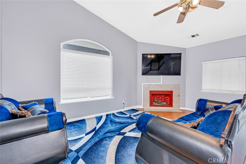 Los Banos, California, 93635, United States, 5 Bedrooms Bedrooms, ,3 BathroomsBathrooms,Residential,For Sale,1887917