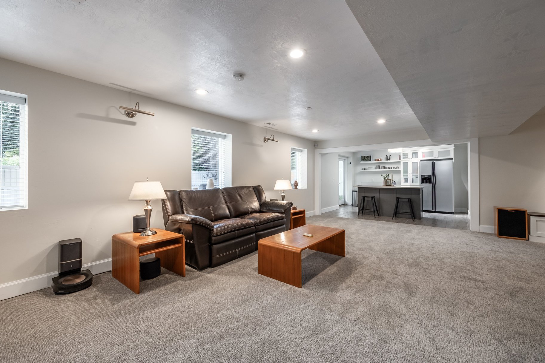  Renovated and Built for Entertaining, Tucked Away Near ?The Point? - 物件實景
