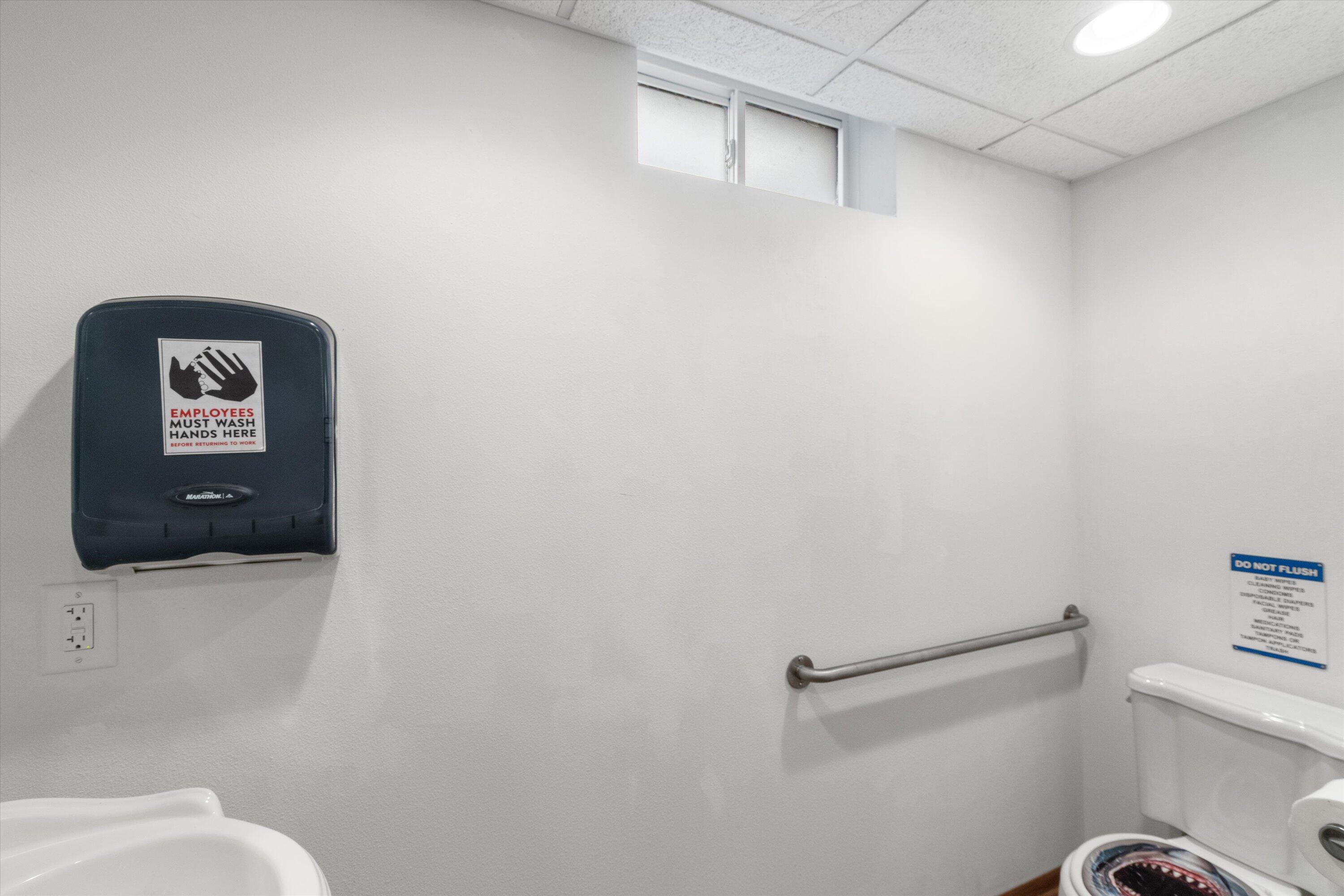 Oak Creek, Wisconsin, 53154, United States, 4 Bedrooms Bedrooms, ,4 BathroomsBathrooms,Residential,For Sale,2007520