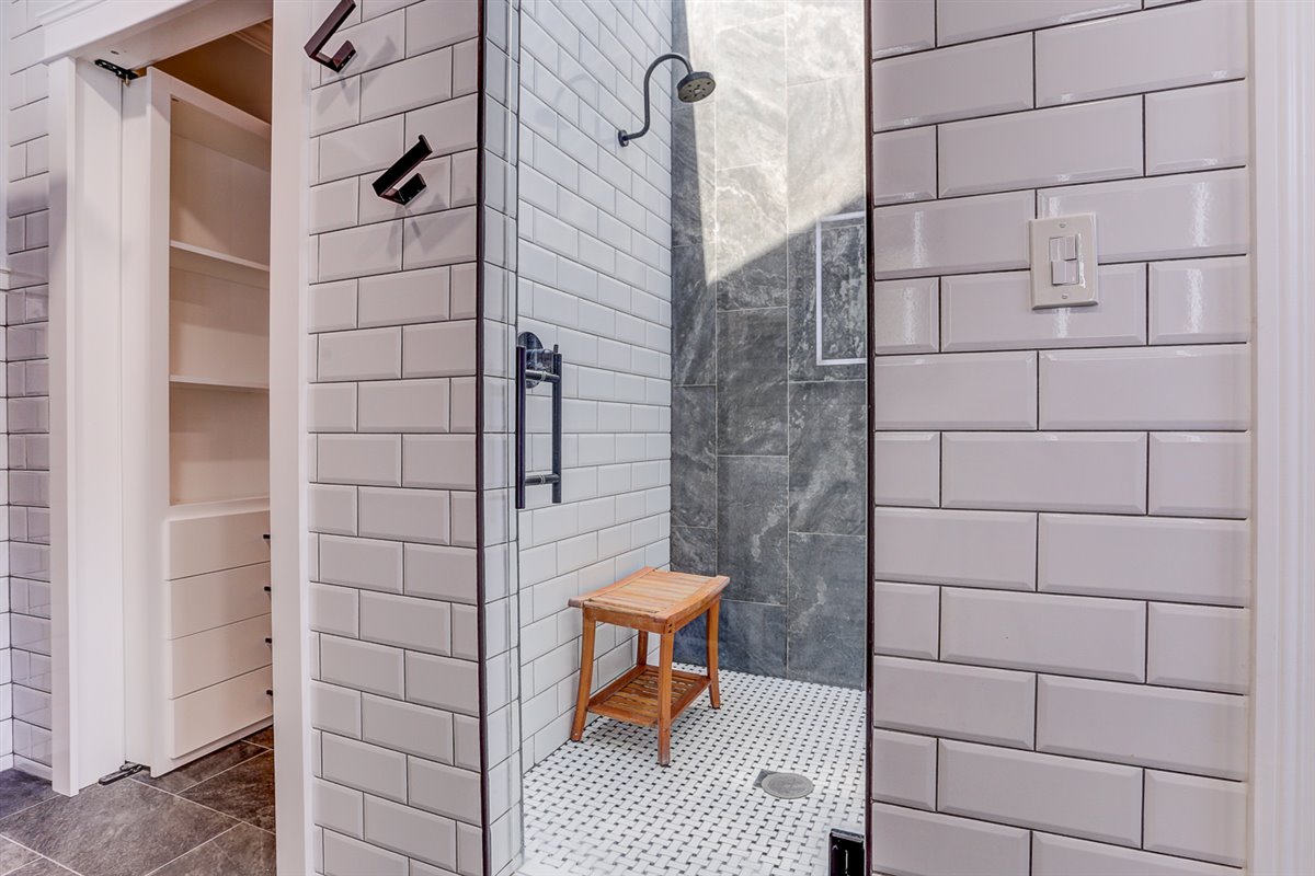 Memphis, Tennessee, 38111, United States, 4 Bedrooms Bedrooms, ,3 BathroomsBathrooms,Residential,For Sale,1974994