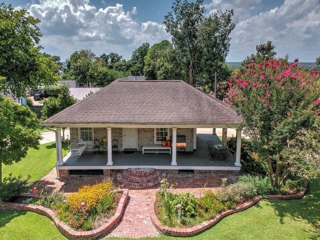 Vicksburg, Mississippi, 39180, United States, 4 Bedrooms Bedrooms, ,4 BathroomsBathrooms,Residential,For Sale,1778903