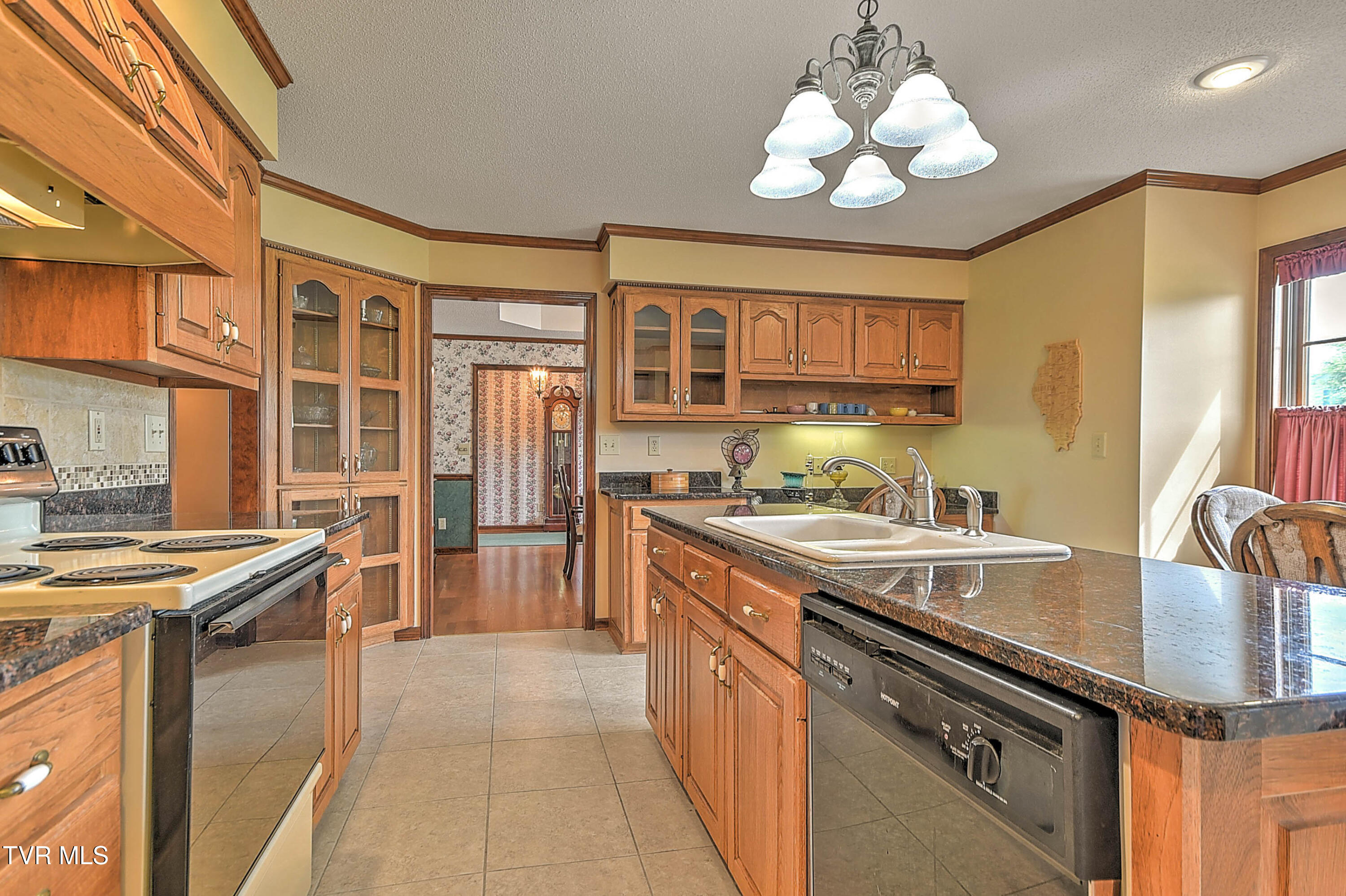 Greeneville, Tennessee, 37745, United States, 4 Bedrooms Bedrooms, ,4 BathroomsBathrooms,Residential,For Sale,1899304
