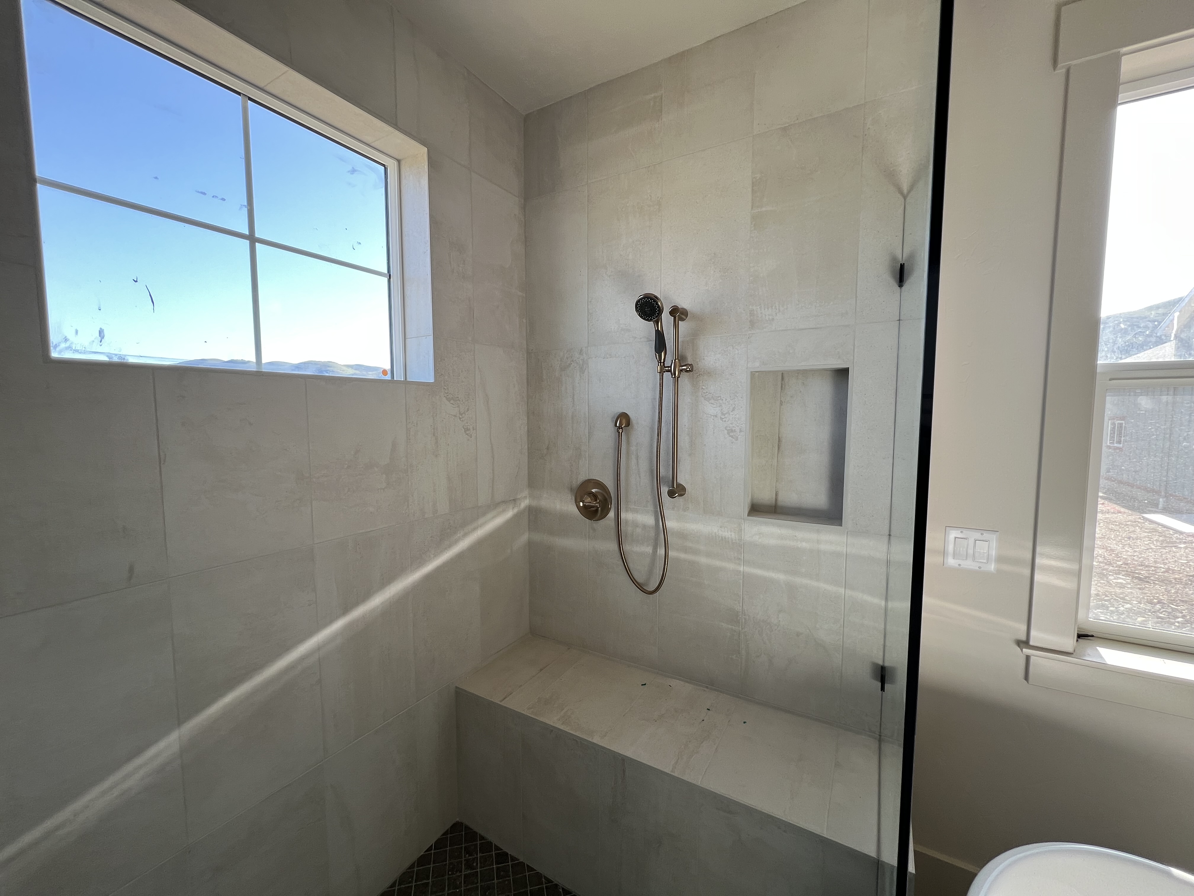 Mantua, Utah, 84324, United States, 4 Bedrooms Bedrooms, ,3 BathroomsBathrooms,Residential,For Sale,1793207