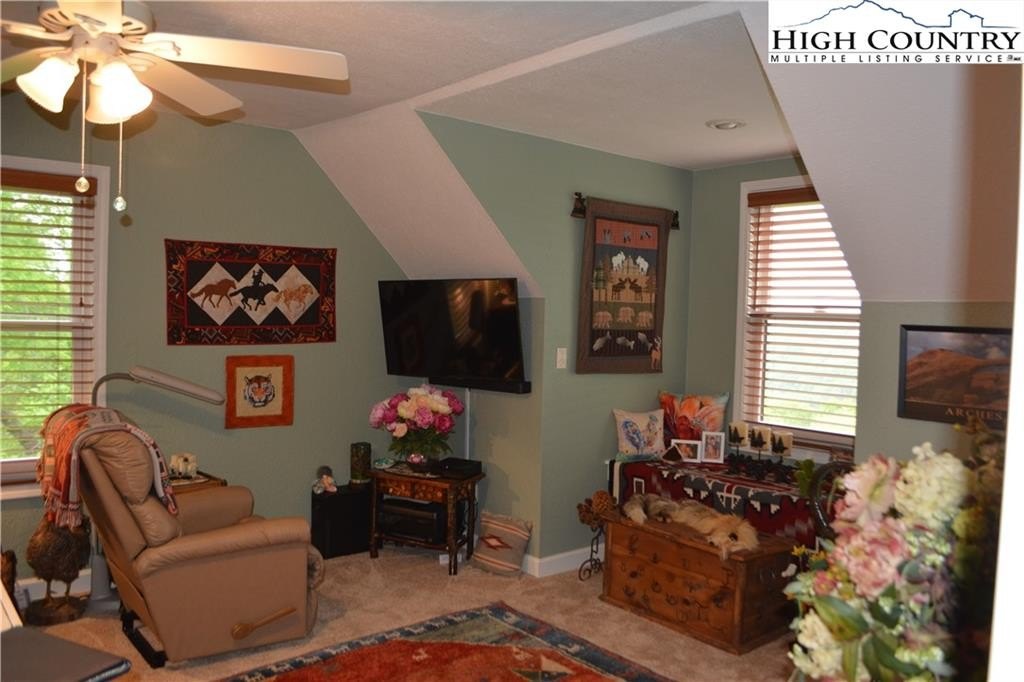 Elk Park, North Carolina, 28622, United States, 3 Bedrooms Bedrooms, ,3 BathroomsBathrooms,Residential,For Sale,1984406