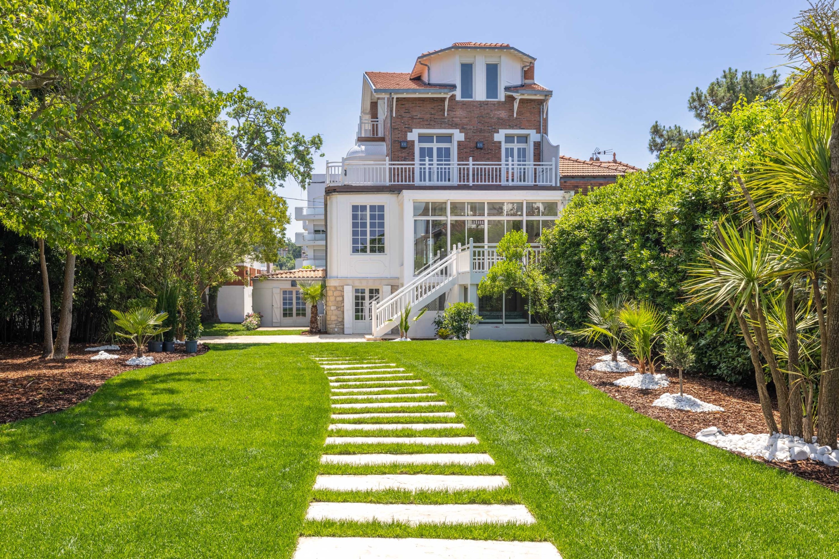  EXCEPTIONAL WATERFRONT ESTATE ENHANCED BY AN OUTSTANDING RENOVATION - 物件實景