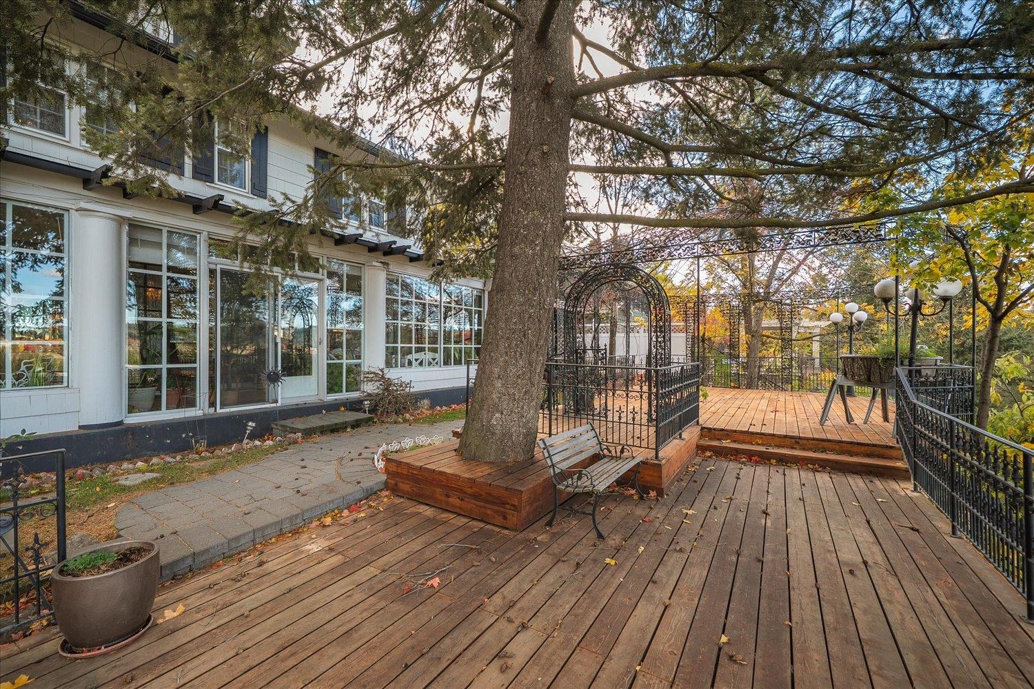 Spokane, Washington, 99201, United States, 4 Bedrooms Bedrooms, ,5 BathroomsBathrooms,Residential,For Sale,1987077