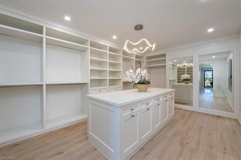 Naples, Florida, 34102, United States, 4 Bedrooms Bedrooms, ,5 BathroomsBathrooms,Residential,For Sale,1995804