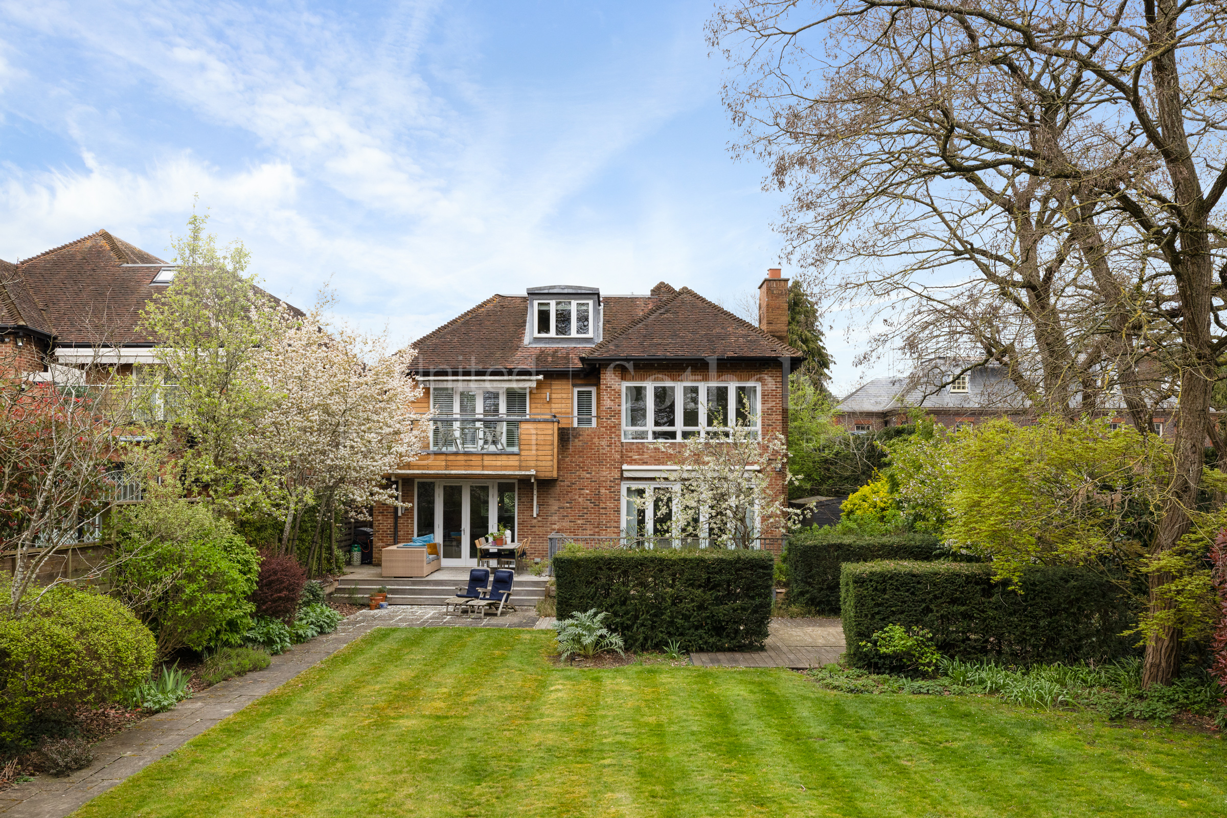 A modern family house overlooking Royal Wimbledon Golf Course - 物件實景