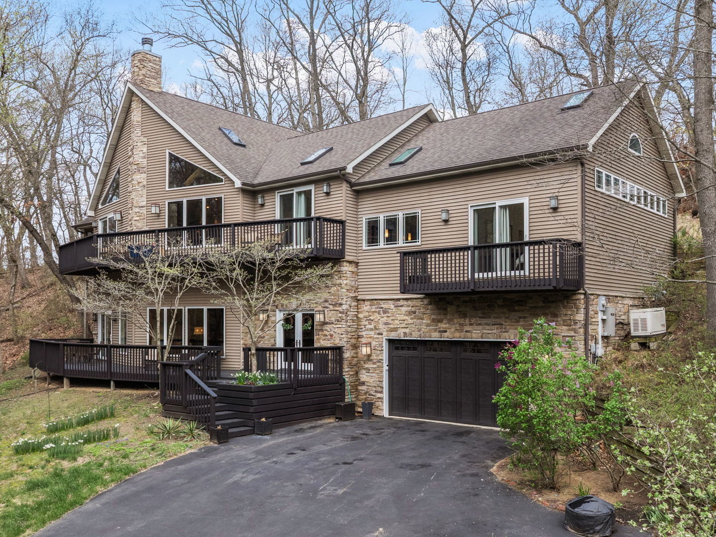 Beverly Shores, Indiana, 46301, United States, 4 Bedrooms Bedrooms, ,4 BathroomsBathrooms,Residential,For Sale,2040269