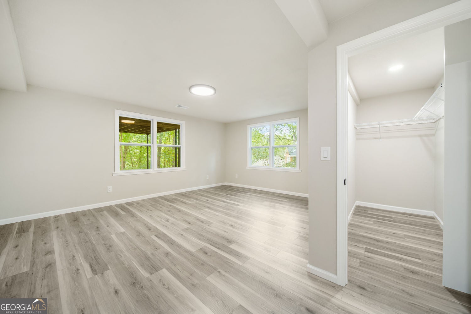 Atlanta, Georgia, 30350, United States, 8 Bedrooms Bedrooms, ,6 BathroomsBathrooms,Residential,For Sale,1992514