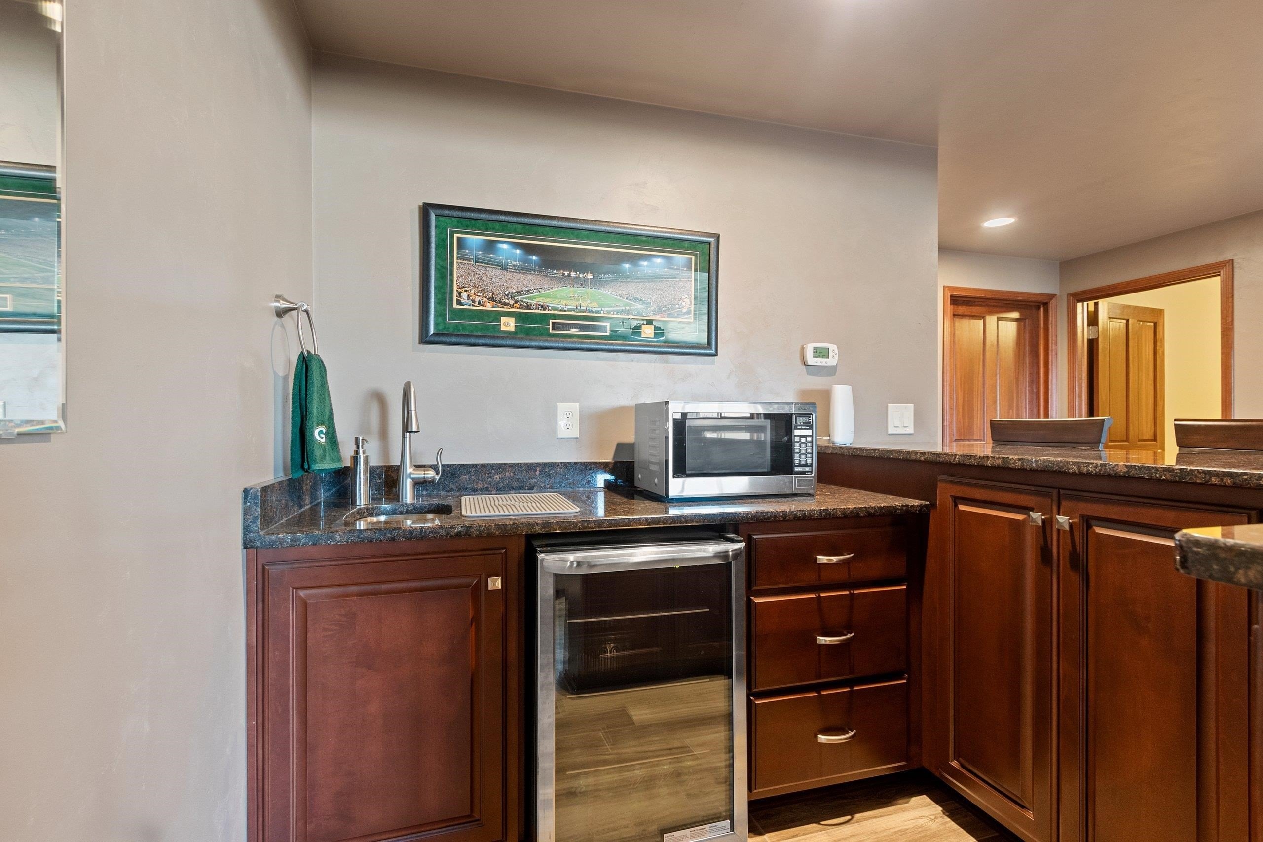 DE PERE, Wisconsin, 54115, United States, 5 Bedrooms Bedrooms, ,4 BathroomsBathrooms,Residential,For Sale,2048678