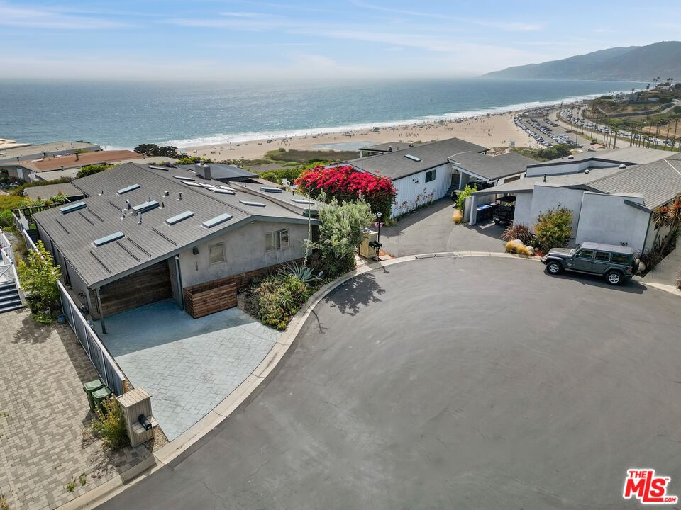 Malibu, California, 90265, United States, 3 Bedrooms Bedrooms, ,2 BathroomsBathrooms,Residential,For Sale,1874466