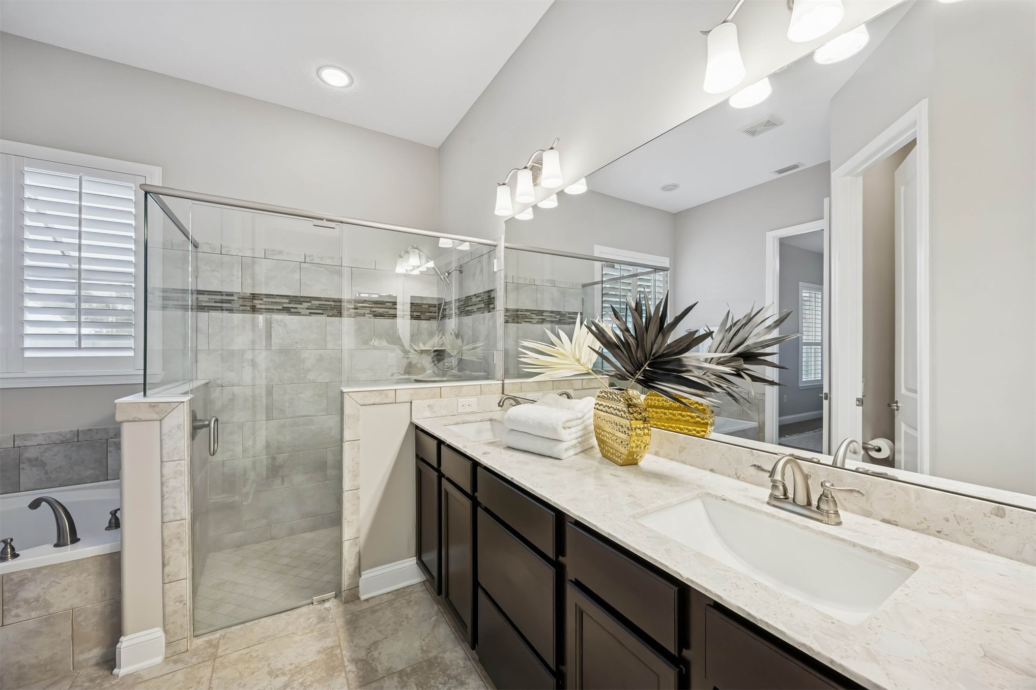 Fernandina Beach, Florida, 32034, United States, 4 Bedrooms Bedrooms, ,3 BathroomsBathrooms,Residential,For Sale,2022820