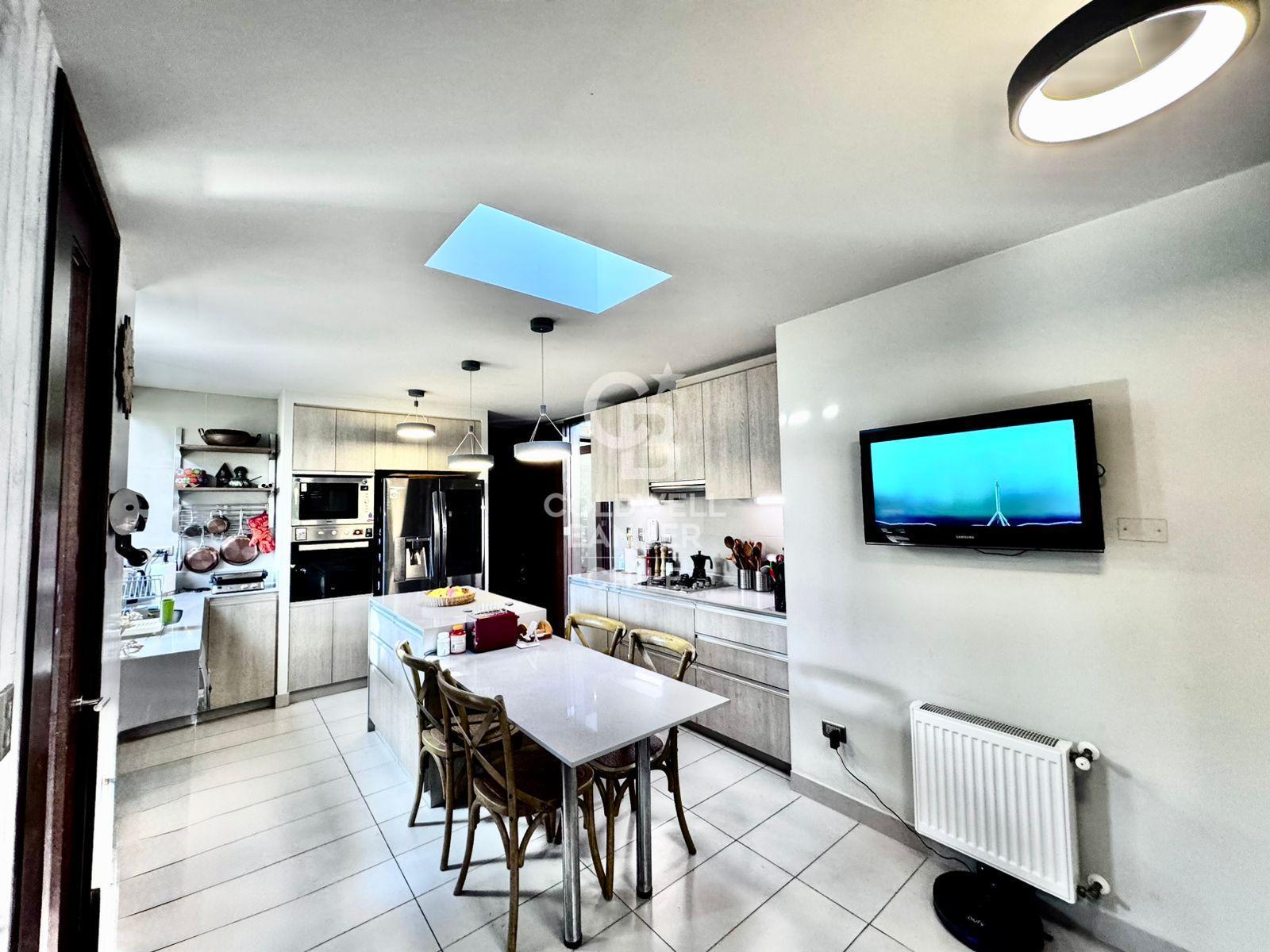 Colina, Chile, 4 Bedrooms Bedrooms, ,4 BathroomsBathrooms,Residential,For Sale,1690506