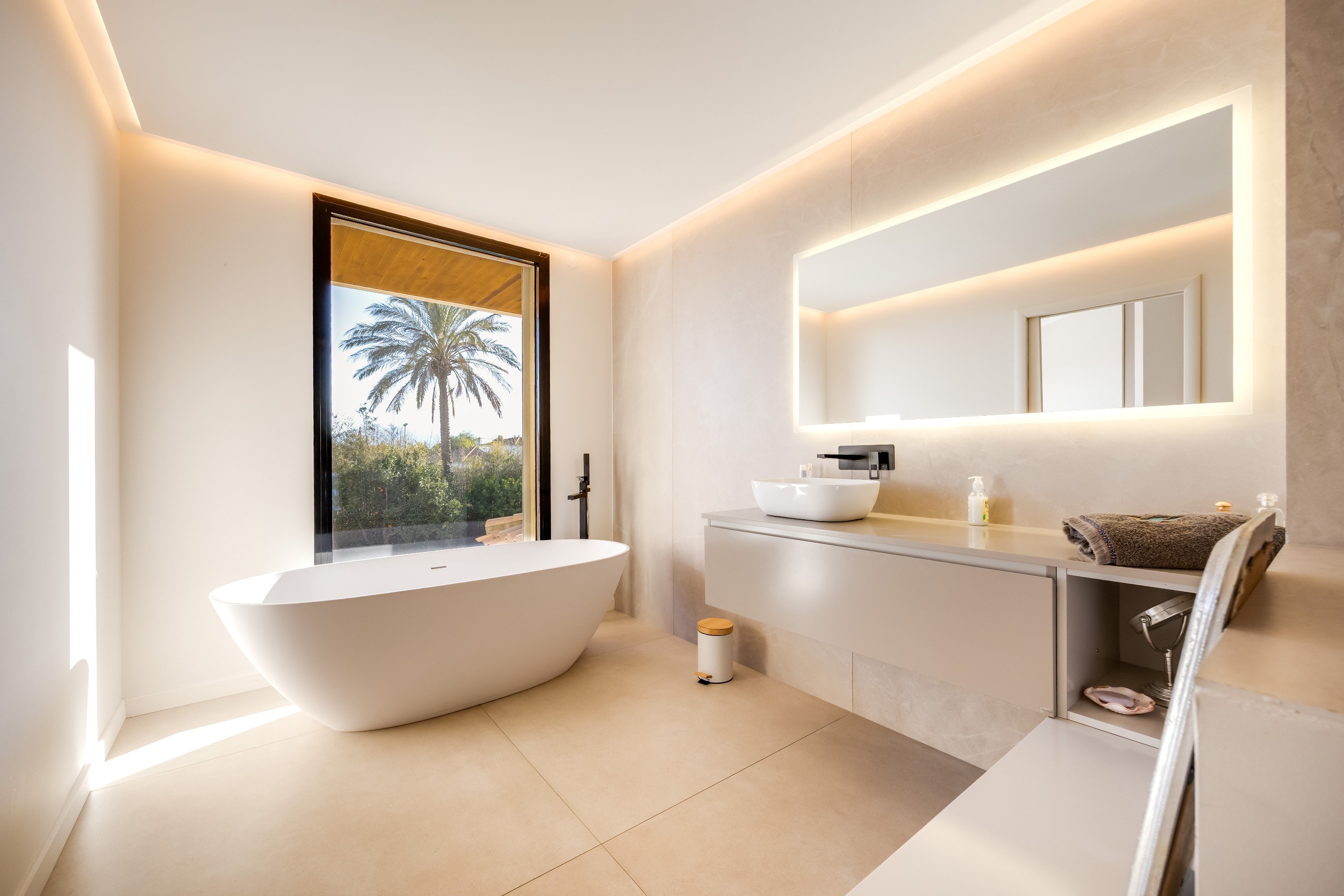  Near Golf, architect-designed villa with swimming pool - 物件實景