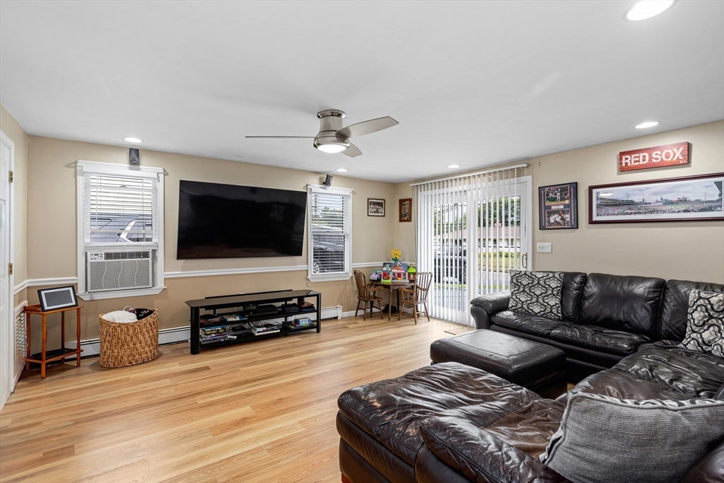 Holbrook, Massachusetts, 02343, United States, 3 Bedrooms Bedrooms, ,1 BathroomBathrooms,Residential,For Sale,1921162